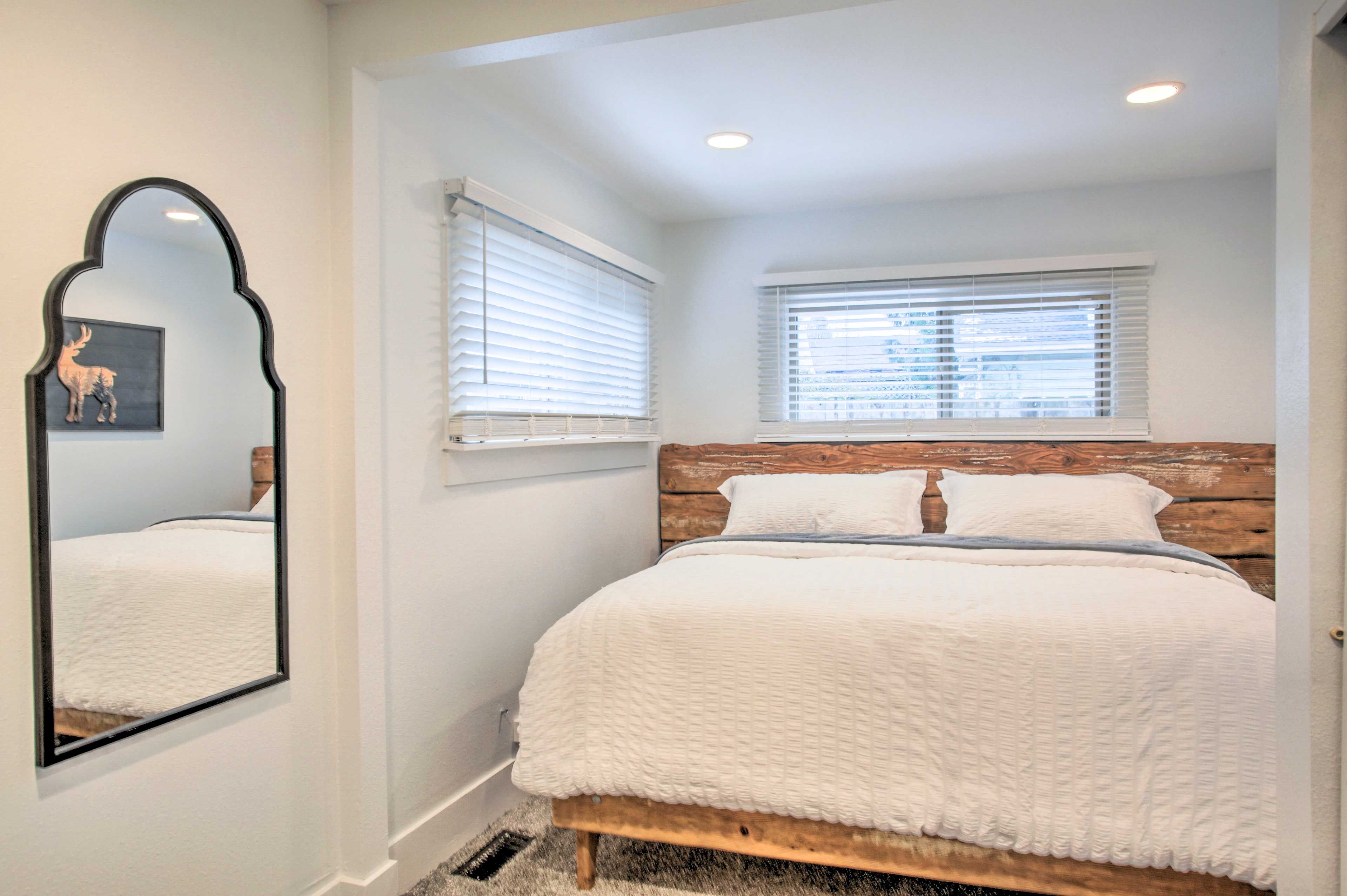 Bedroom 1 | King Bed | Linens Provided