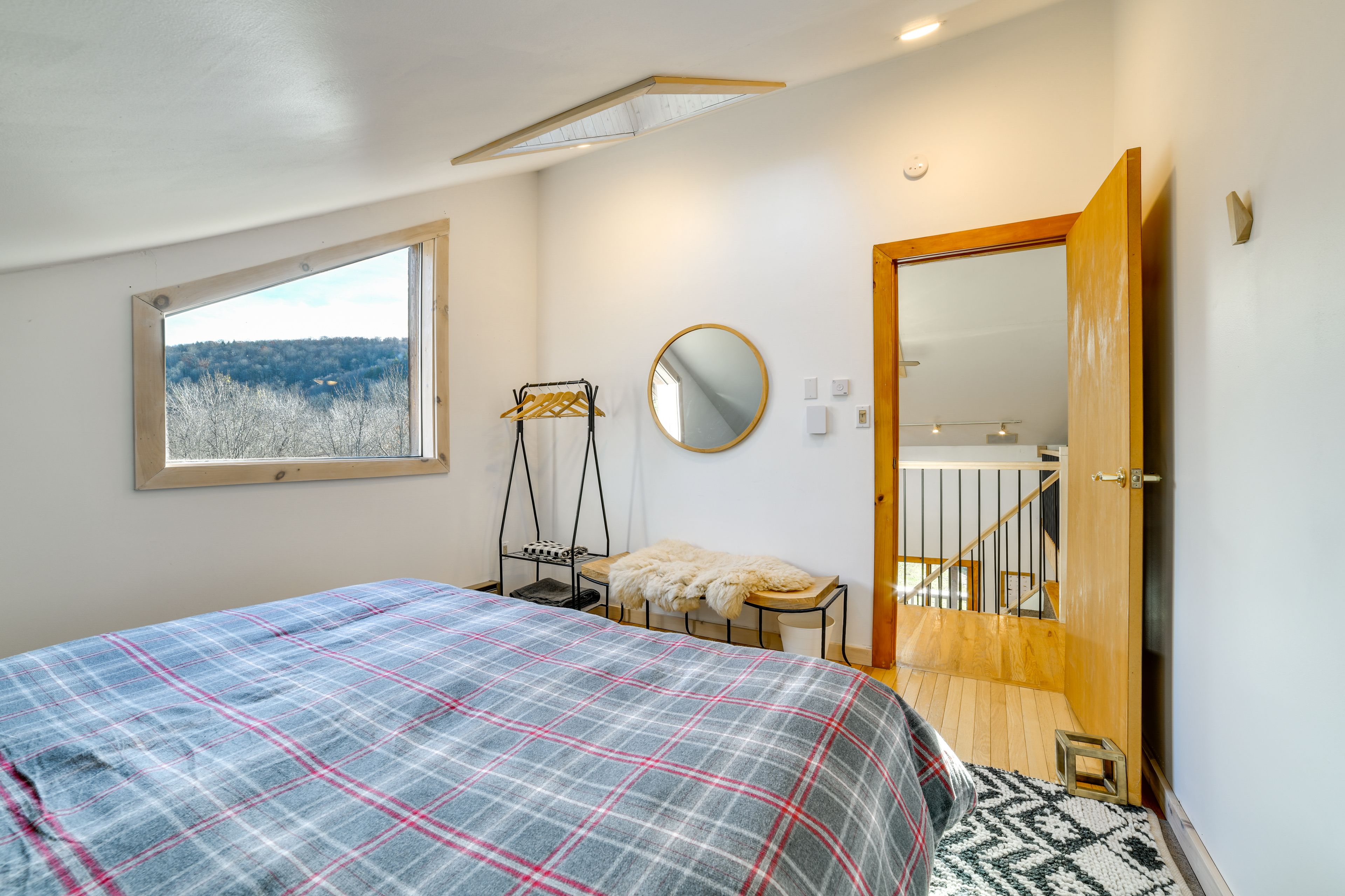 Bedroom 2 | King Bed | 2nd Floor