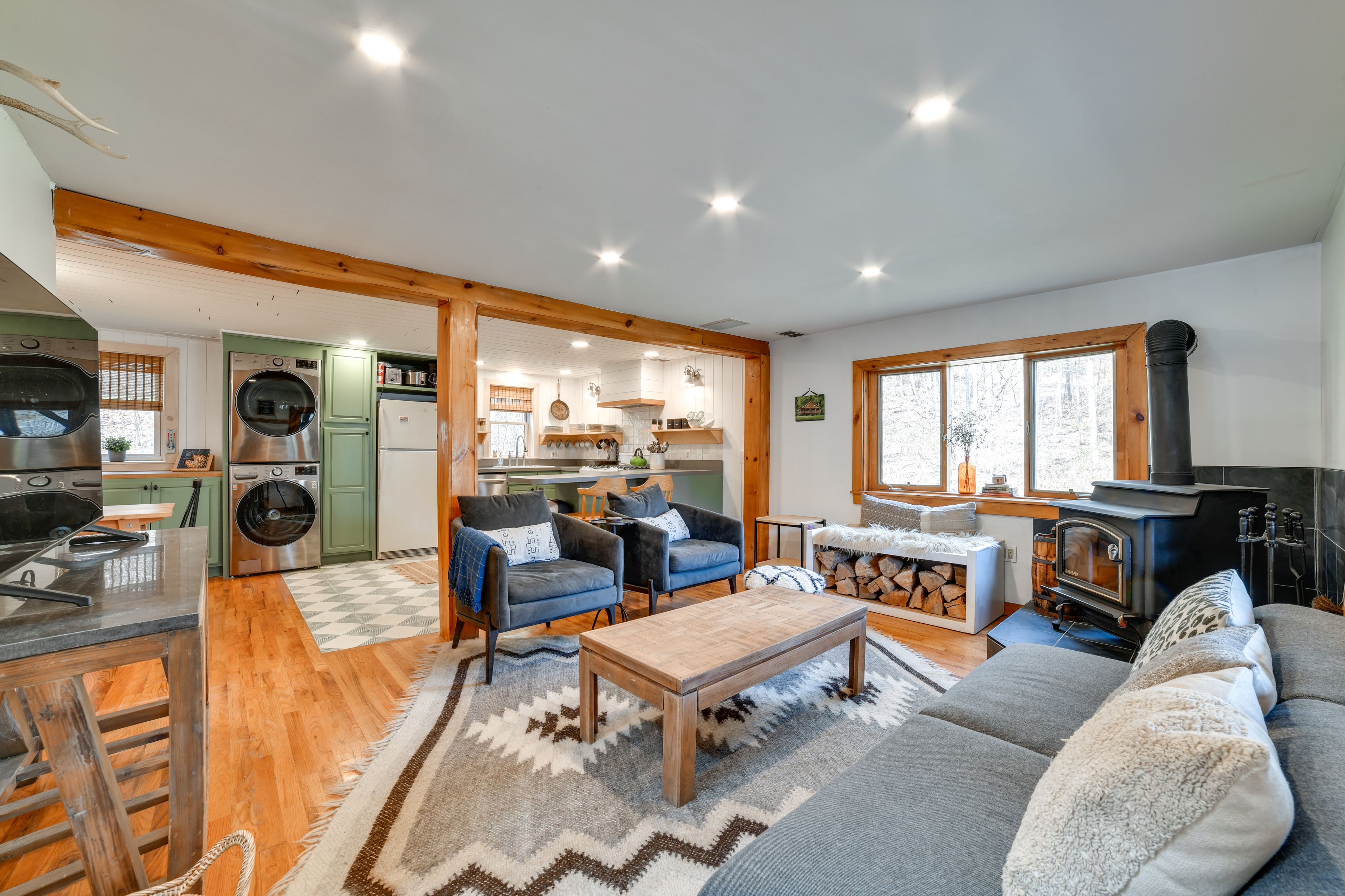 Living Room | Free WiFi | Smart TV