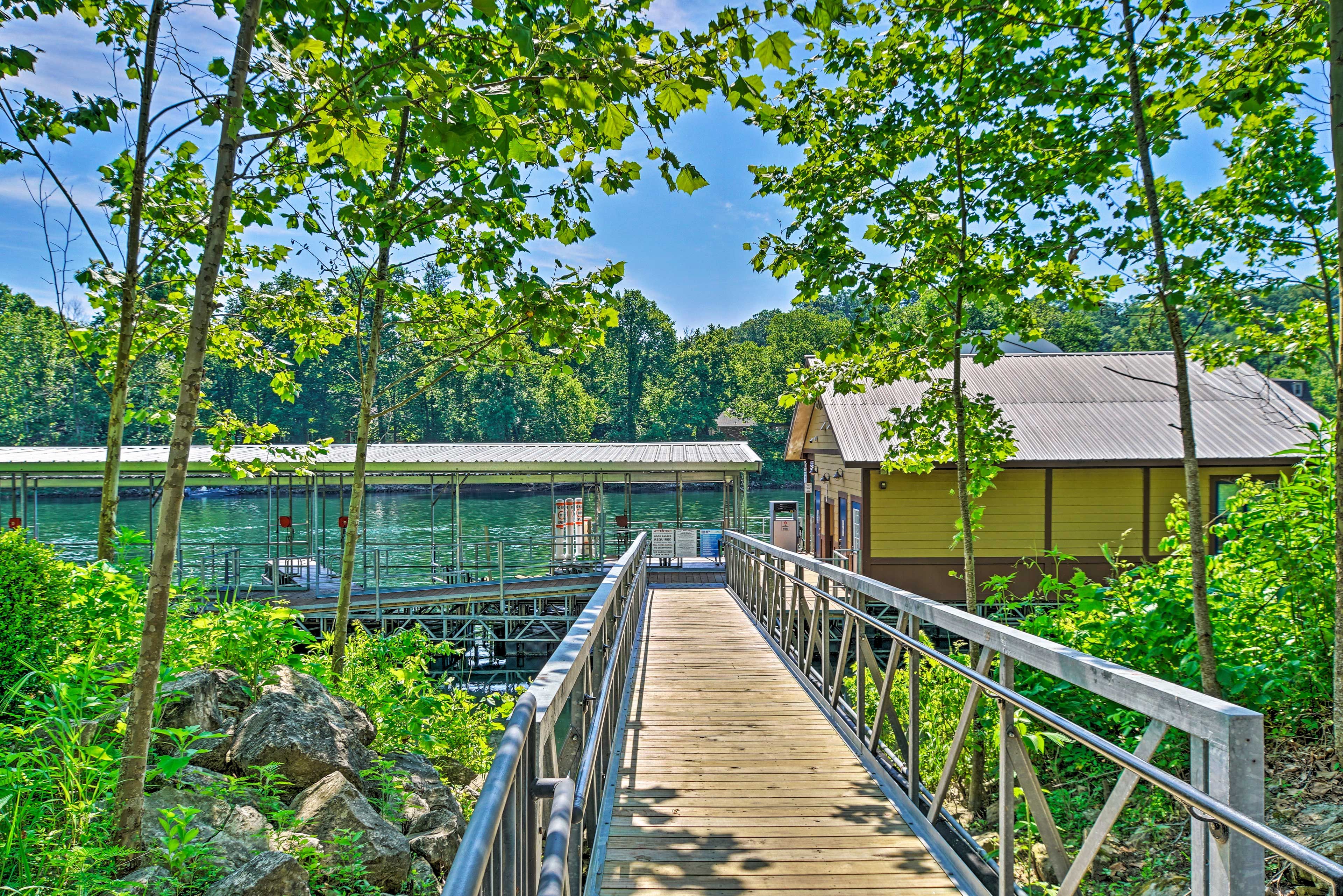 Community Amenities | Direct Access to Taneycomo Lake