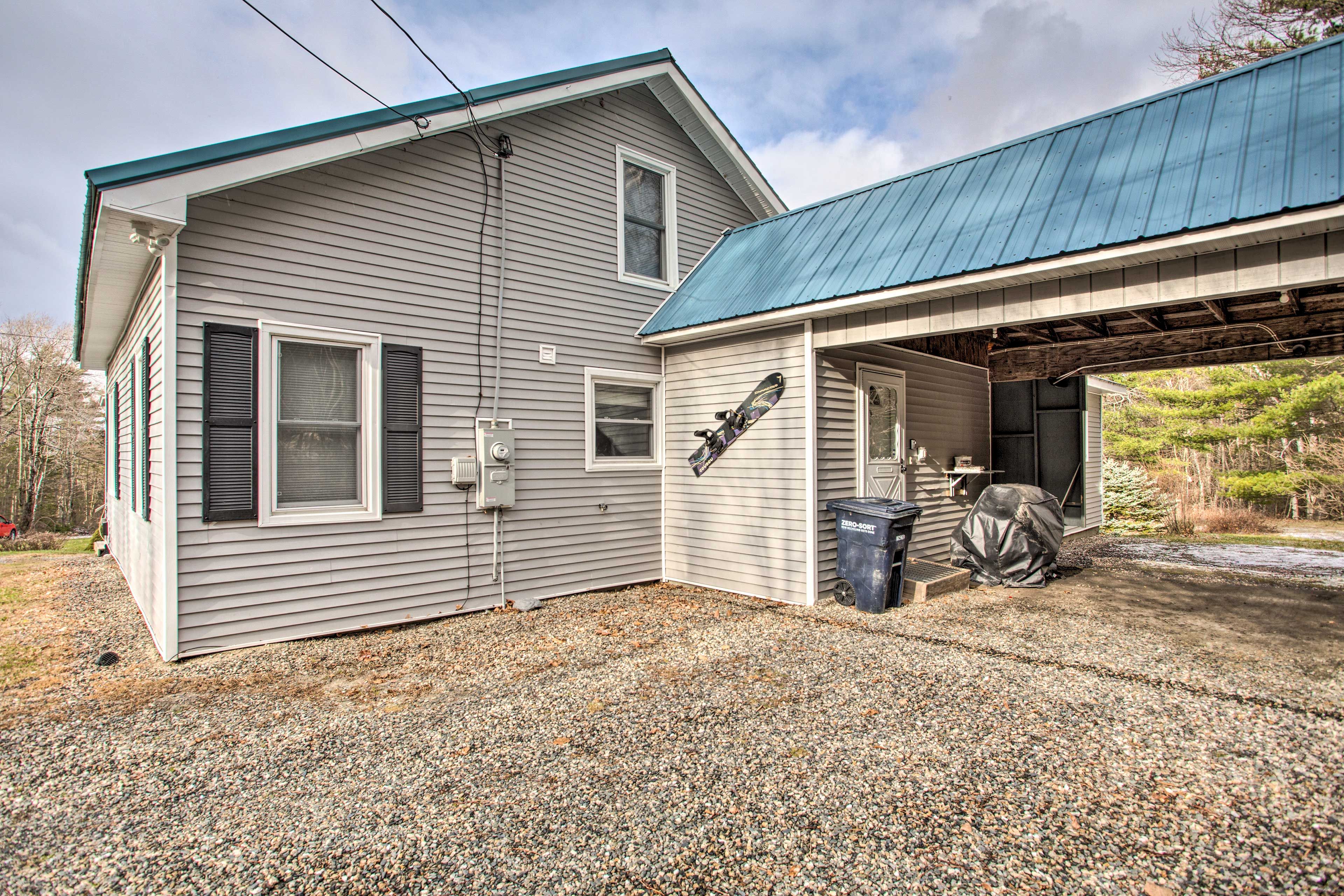 Home Exterior | Carport Parking