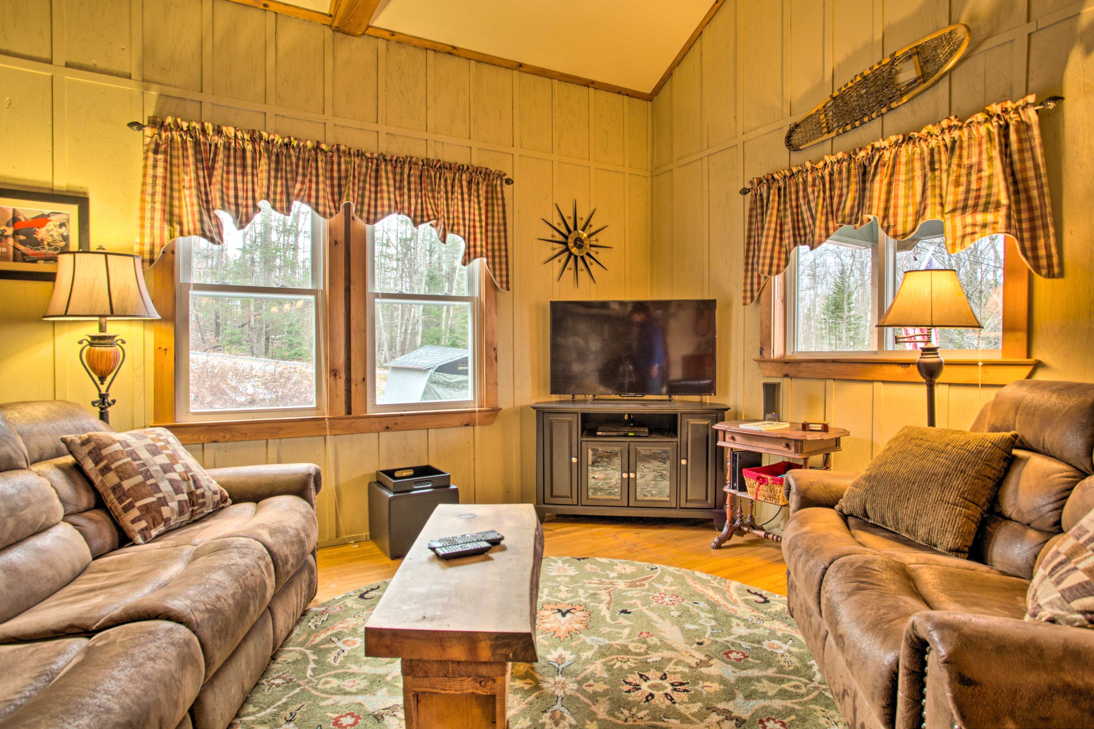 Main Living Space | Smart TV