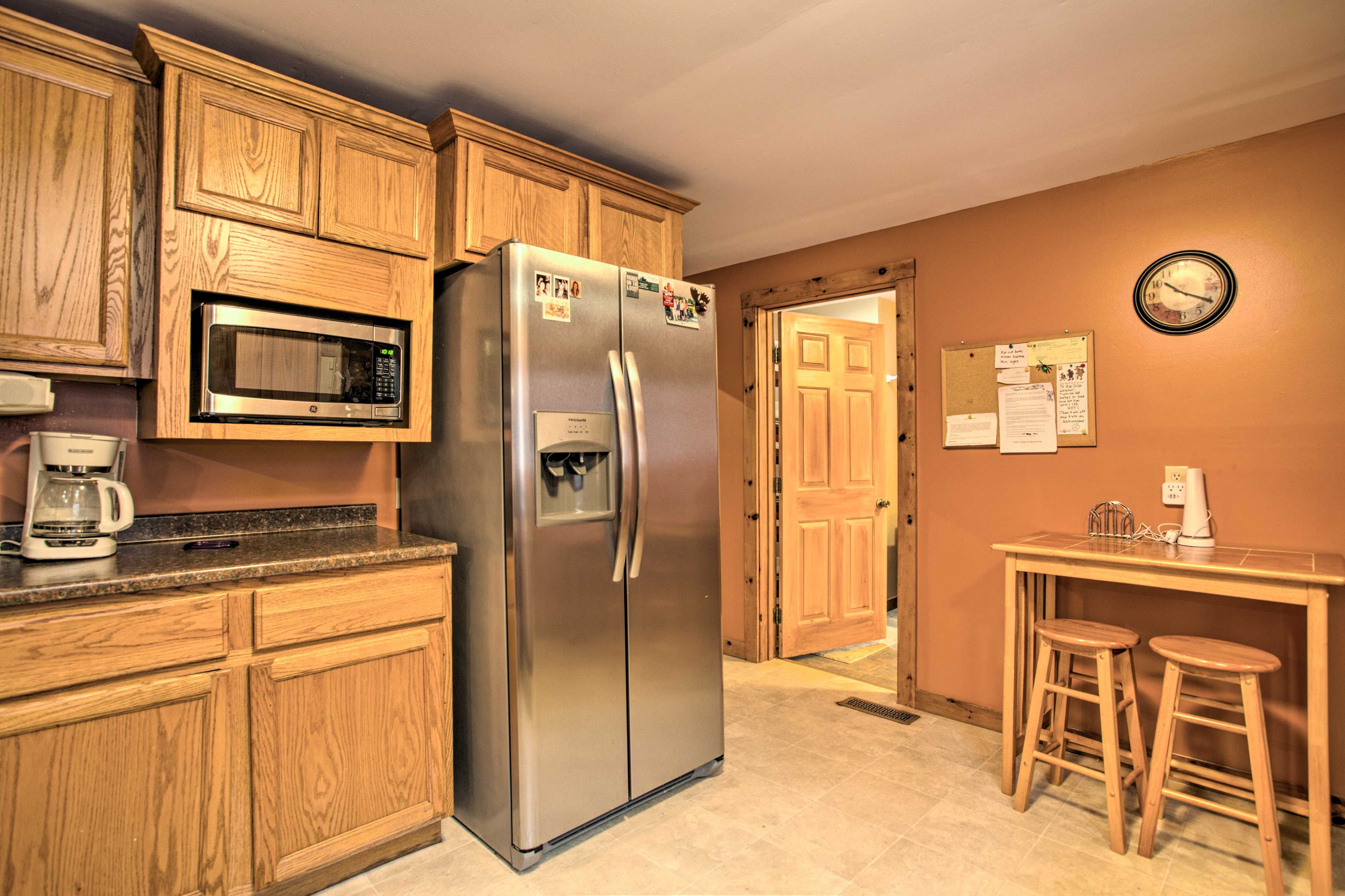Fully Equipped Kitchen | Stocked by Former Restaurant Manager