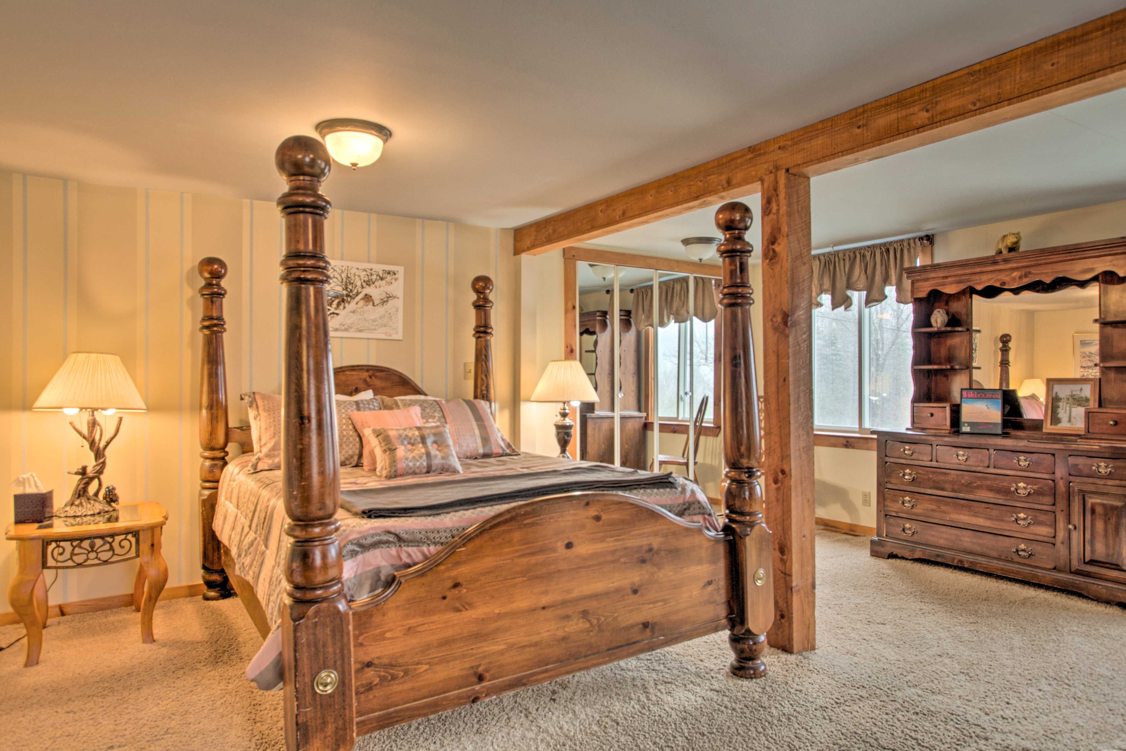 Bedroom 1 | Queen Bed | Linens Provided