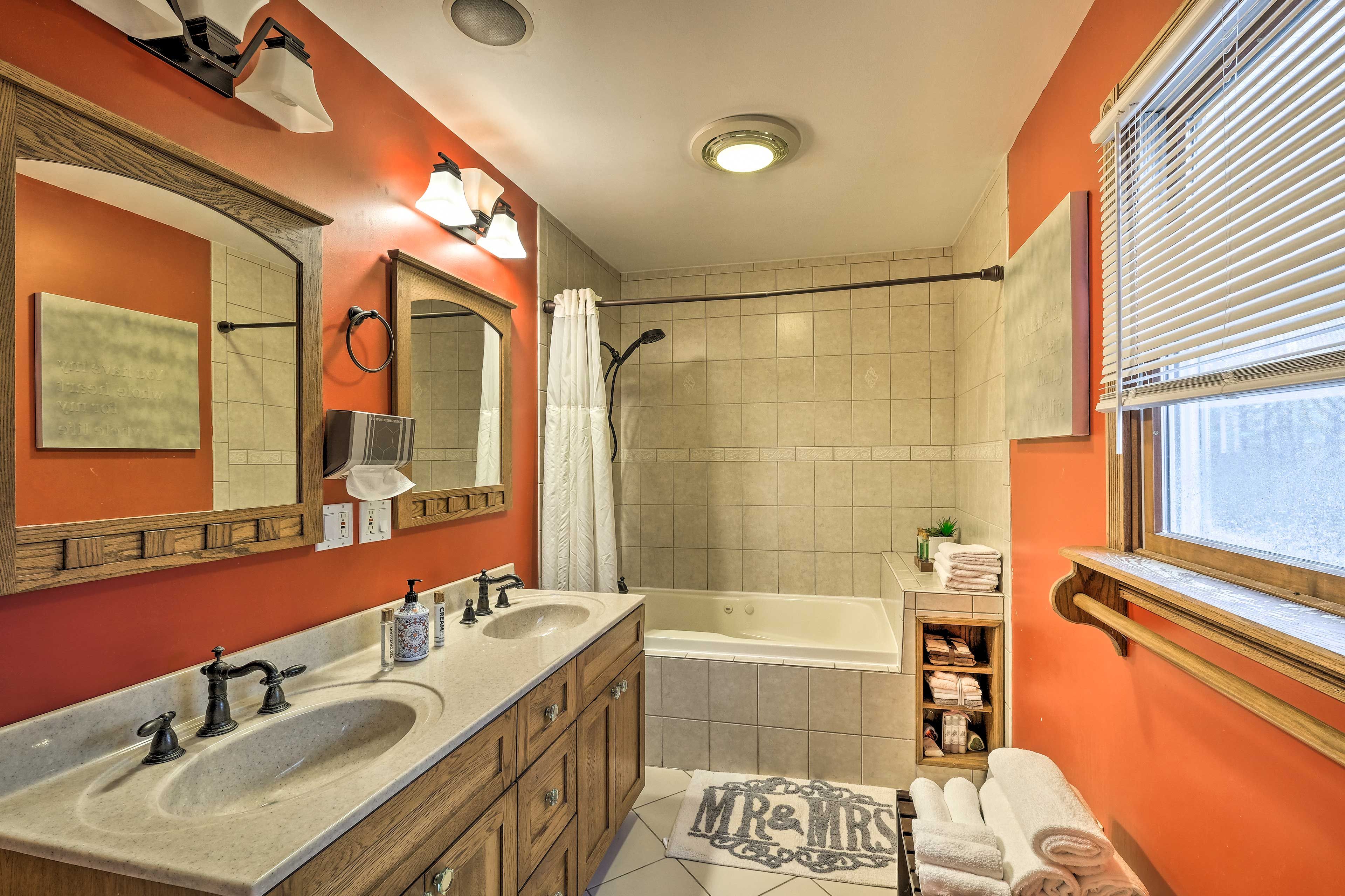 Bathroom | 2nd Floor | Complimentary Toiletries | Hair Dryer