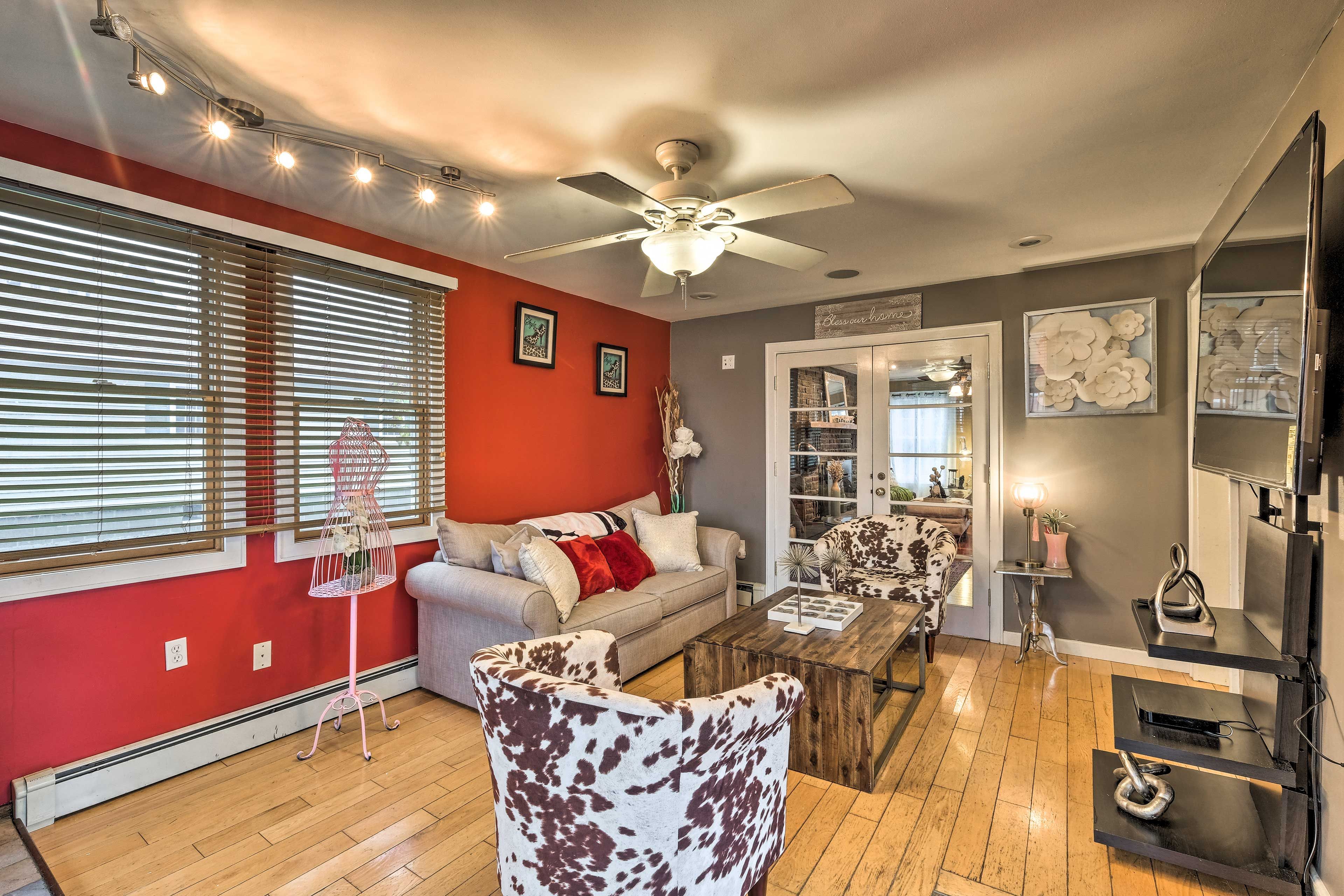 Living Room | Additional Sleeping | Queen Sleeper Sofa