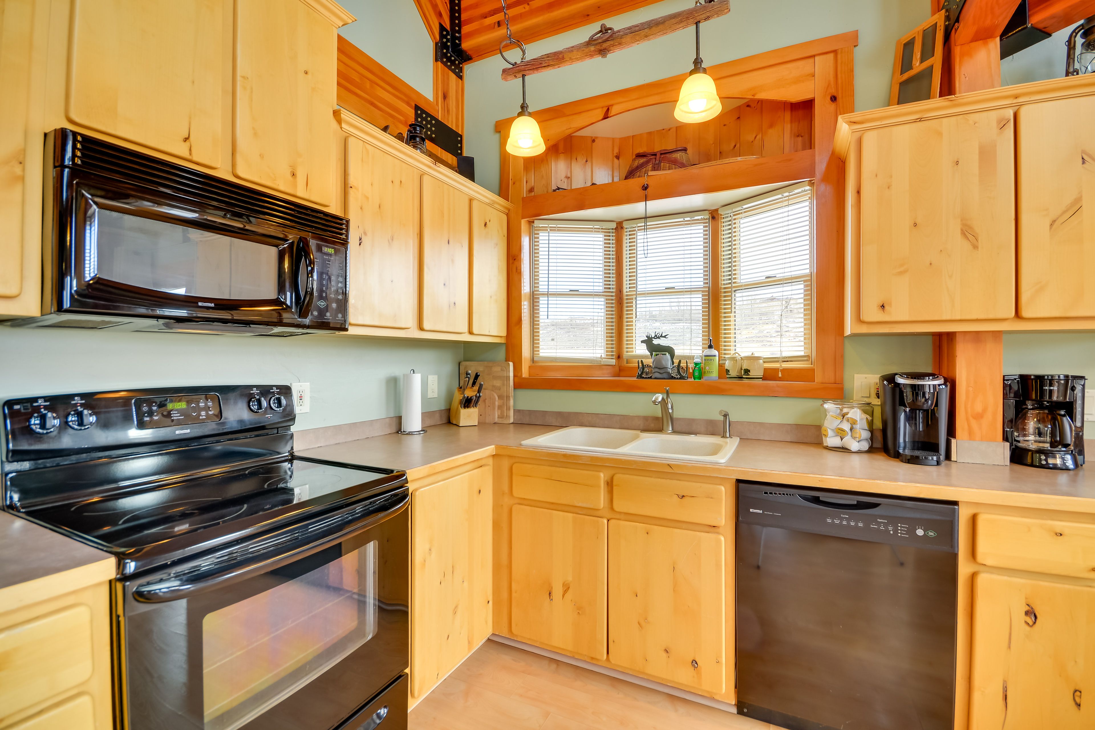 Kitchen | Keurig & Drip Coffee Makers