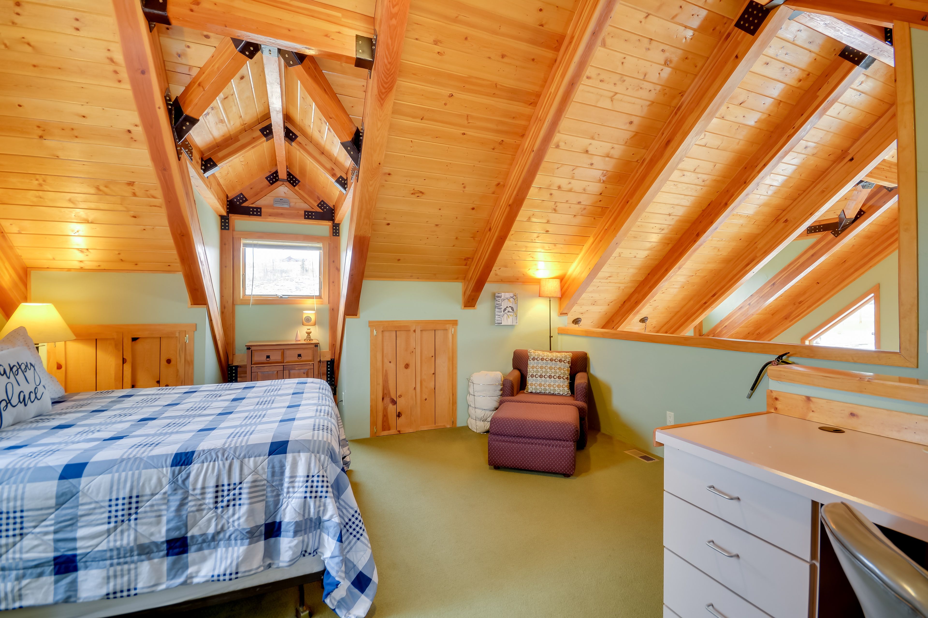 Bedroom 2 (Loft)