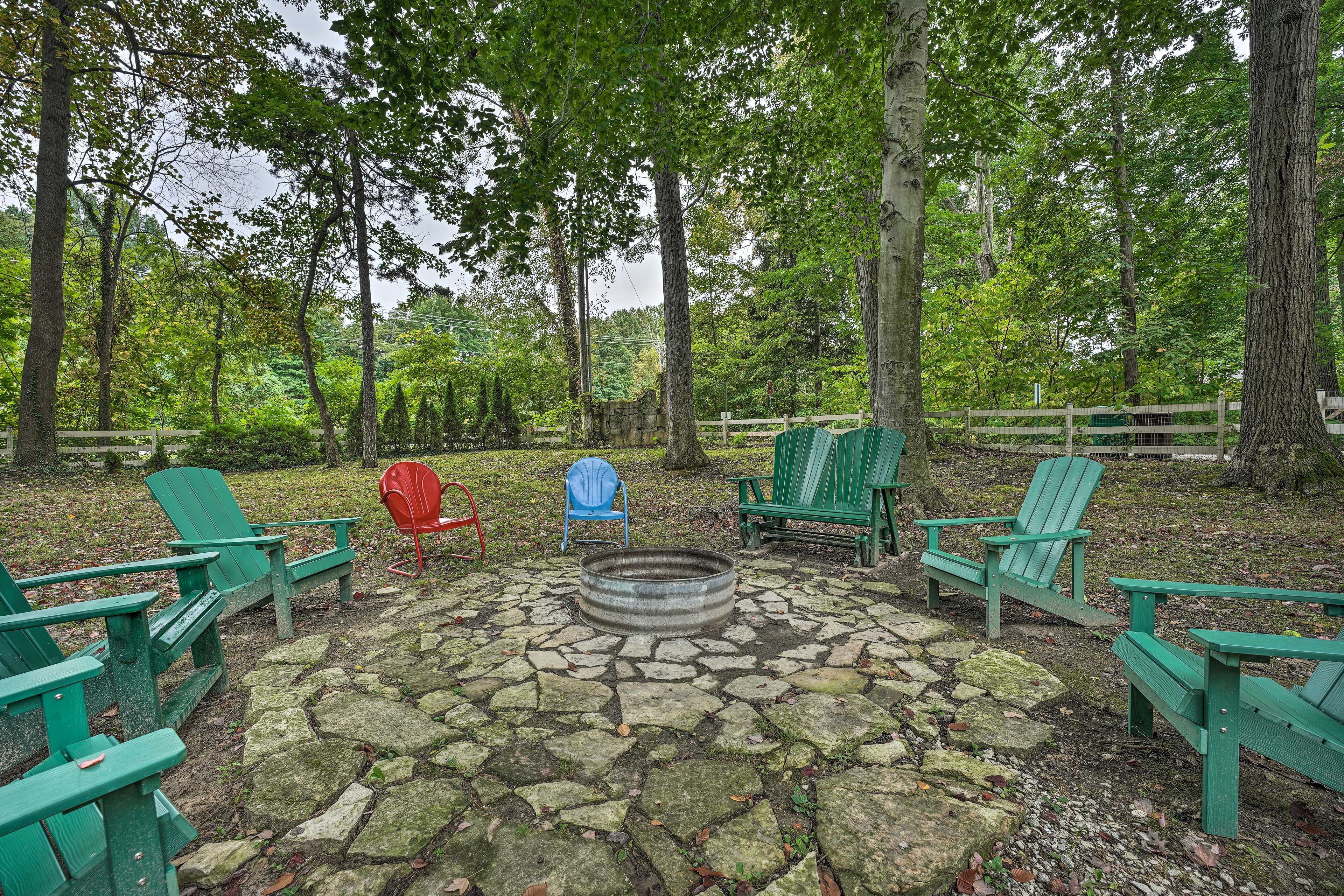Fenced Yard | Fire Pit