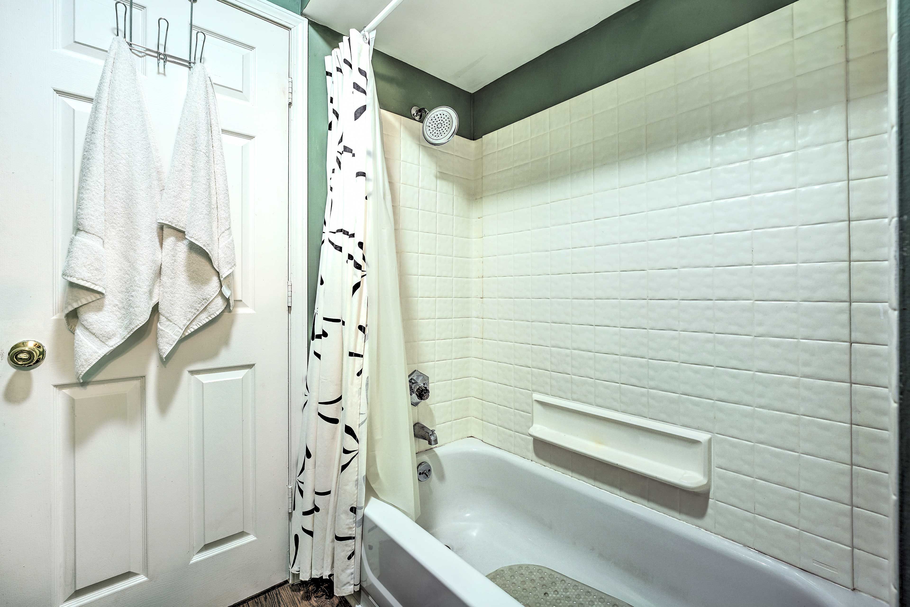 Full Bathroom | Hair Dryer