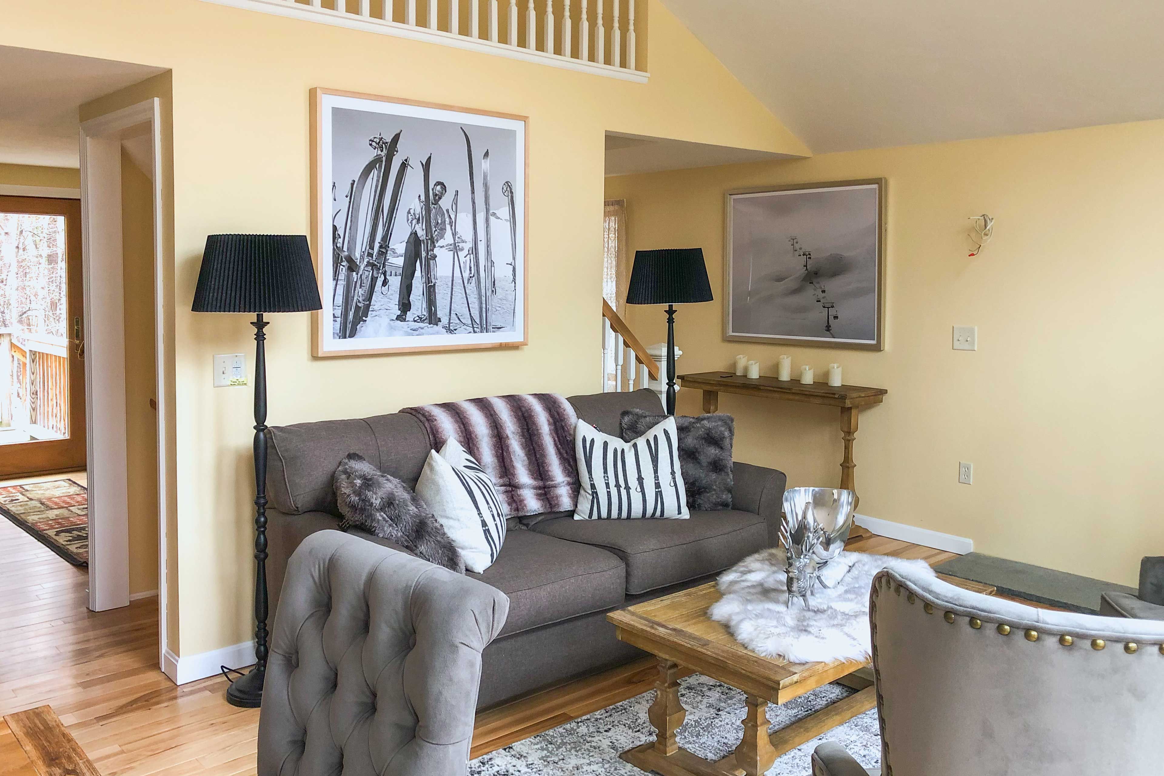 Living Room | Cathedral Ceilings