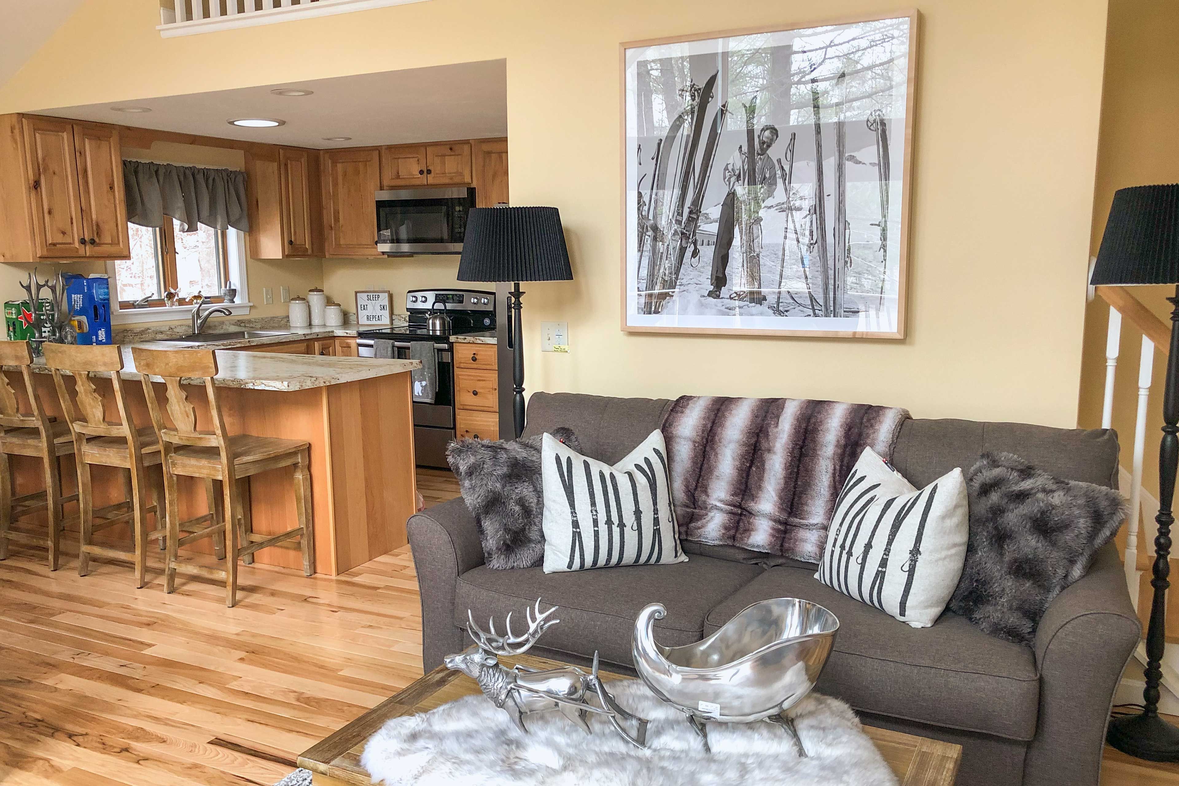 Living Room | 2nd Floor | Free WiFi