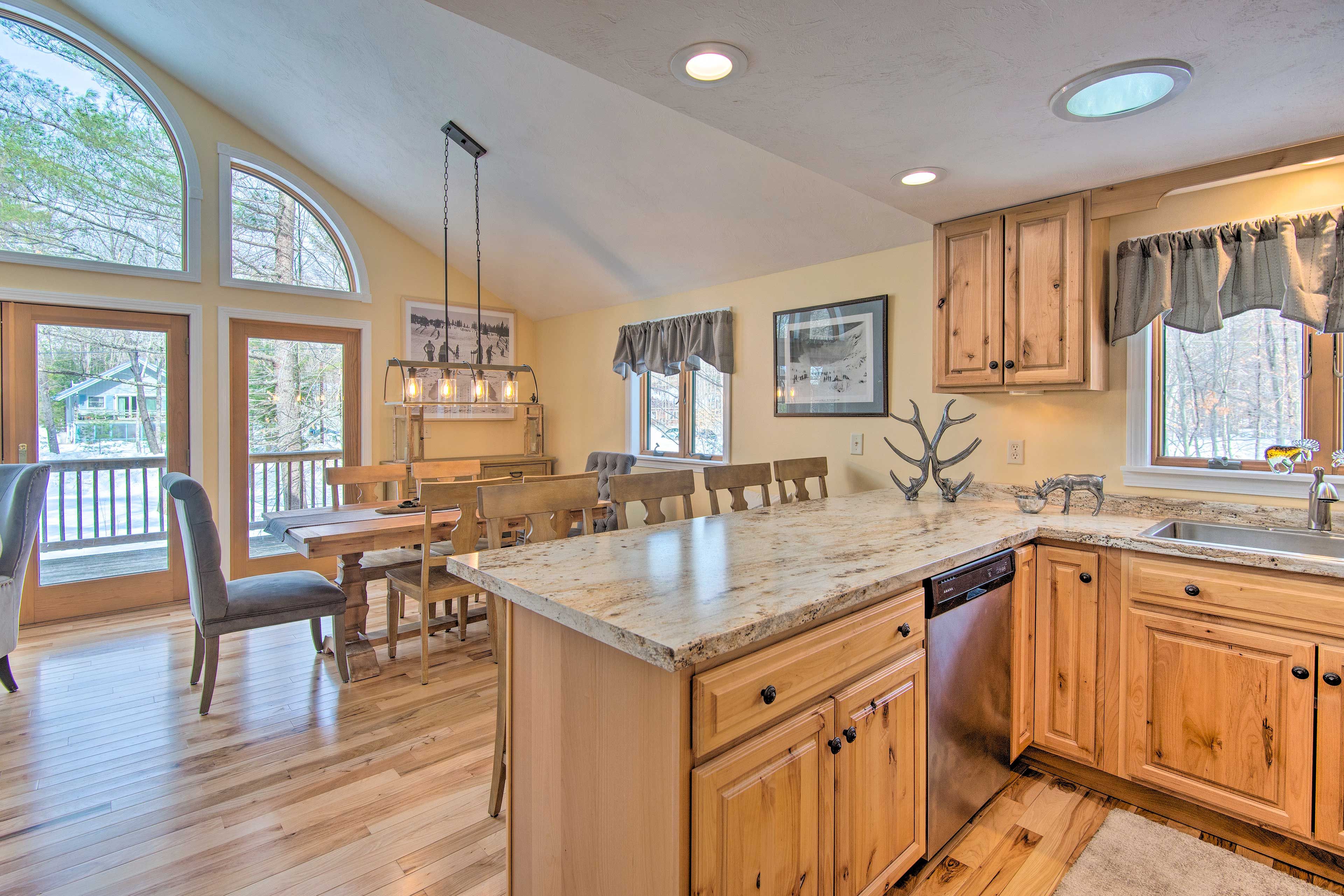 Fully Equipped Kitchen | Breakfast Bar w/ Seating