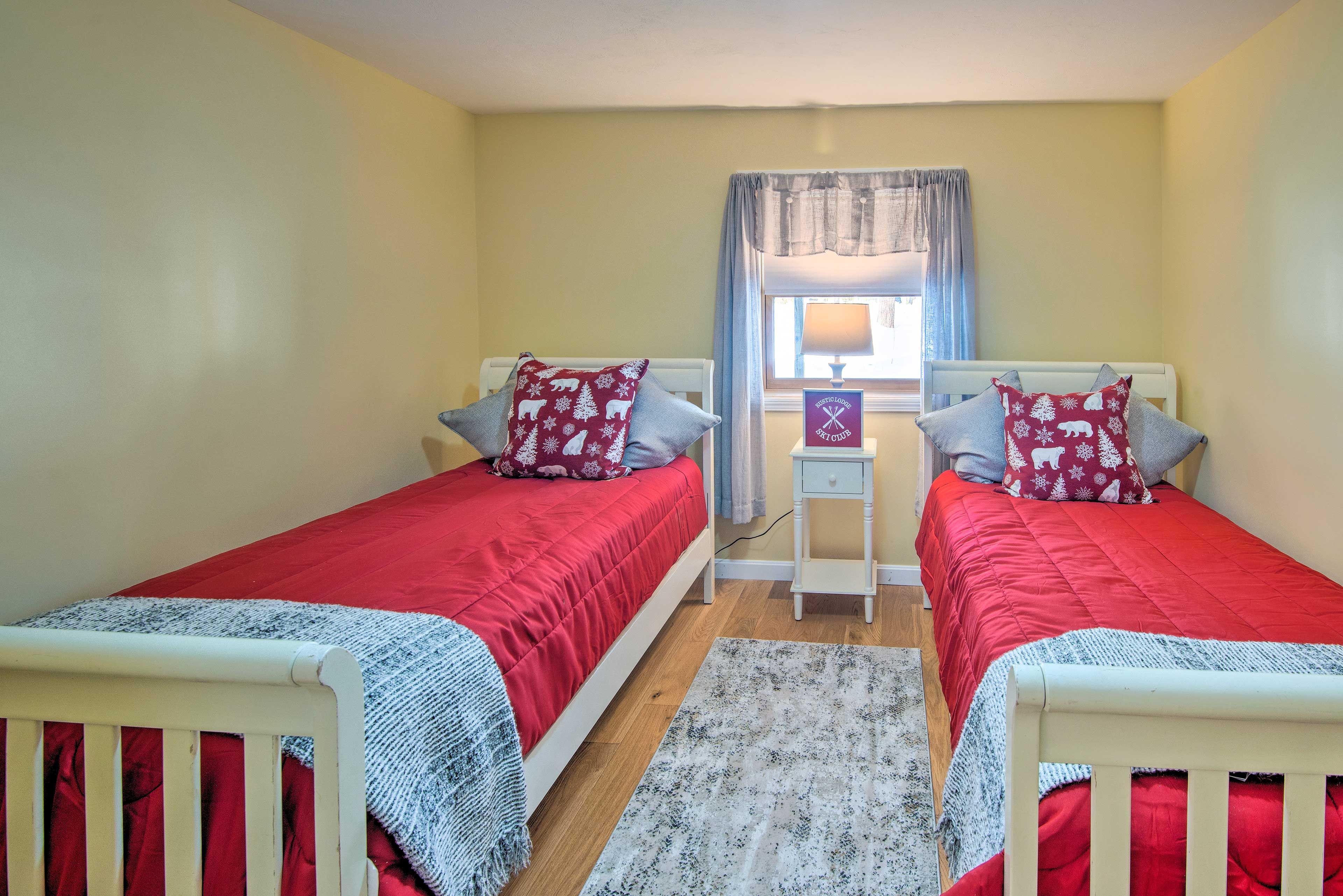 Bedroom 2 | 1st Floor | 2 Twin Beds