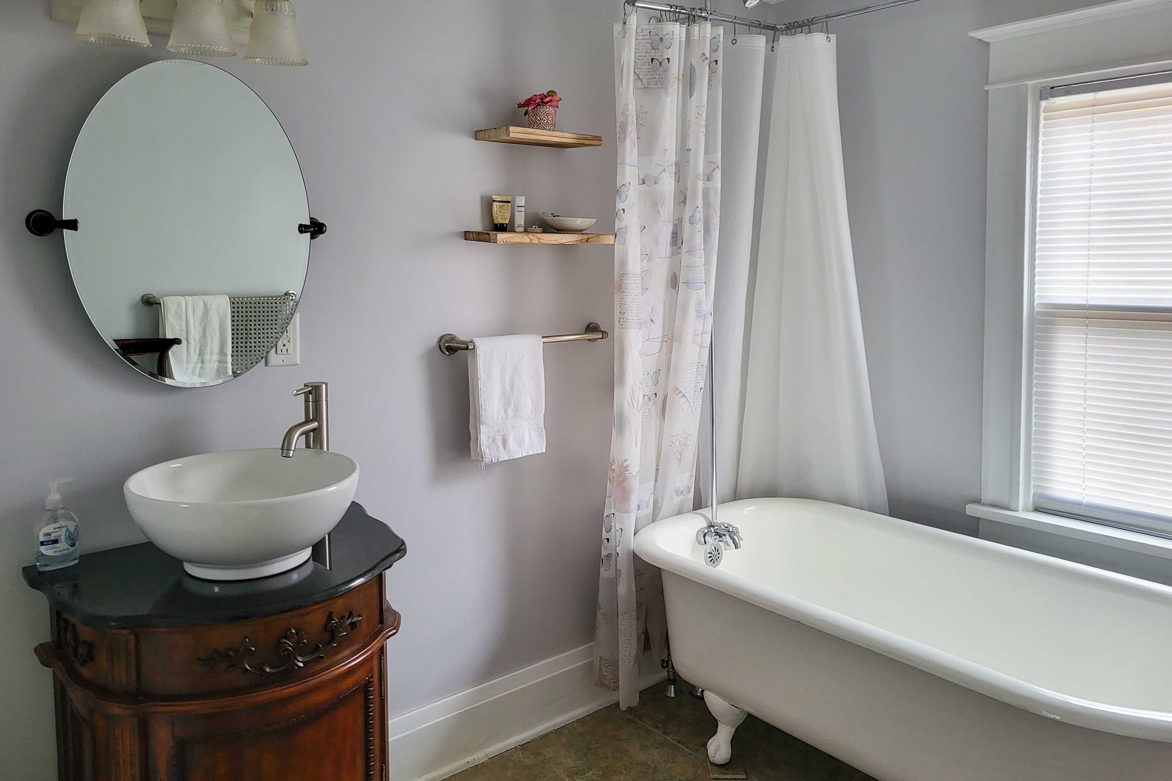 Full Bathroom