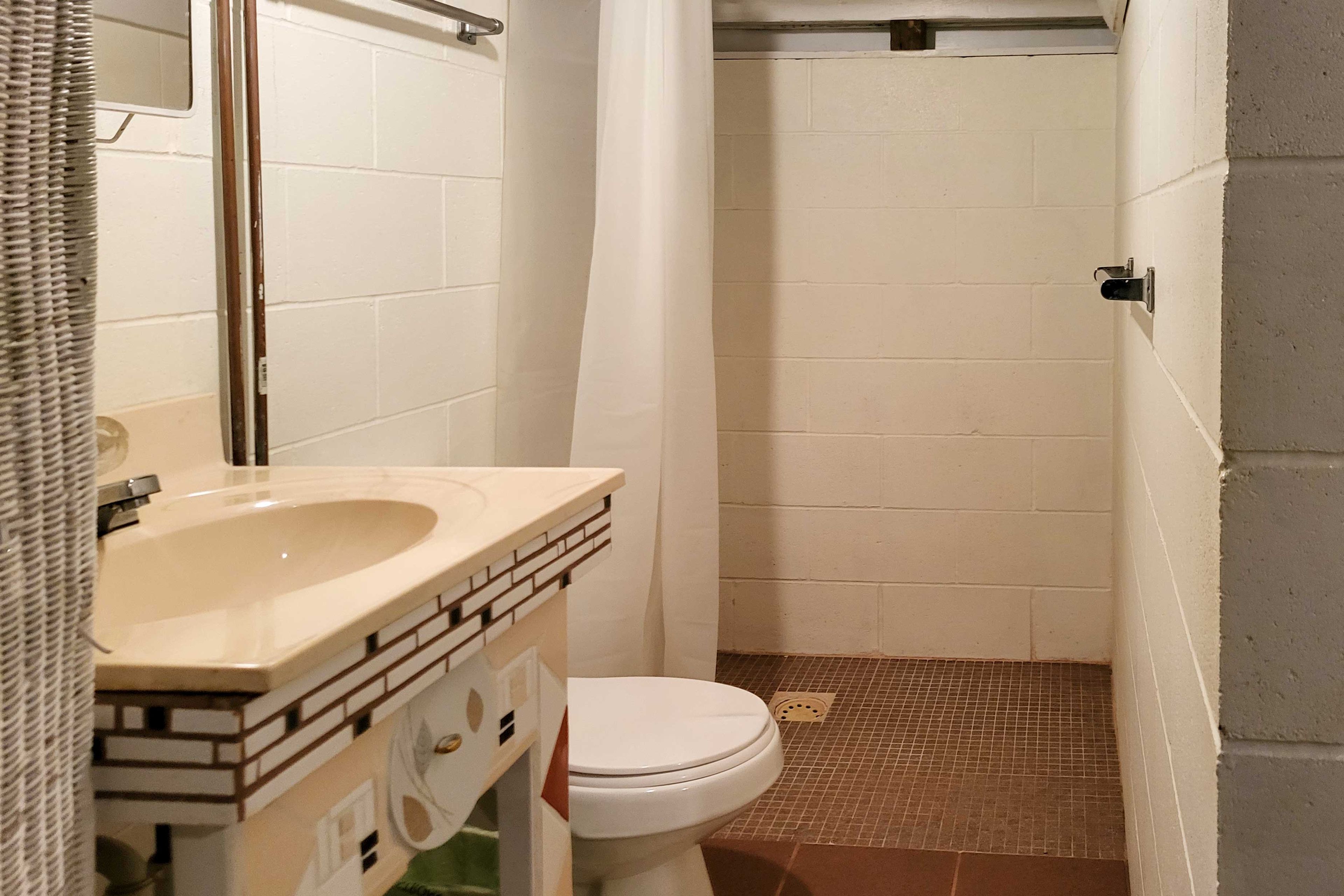 Full Bathroom