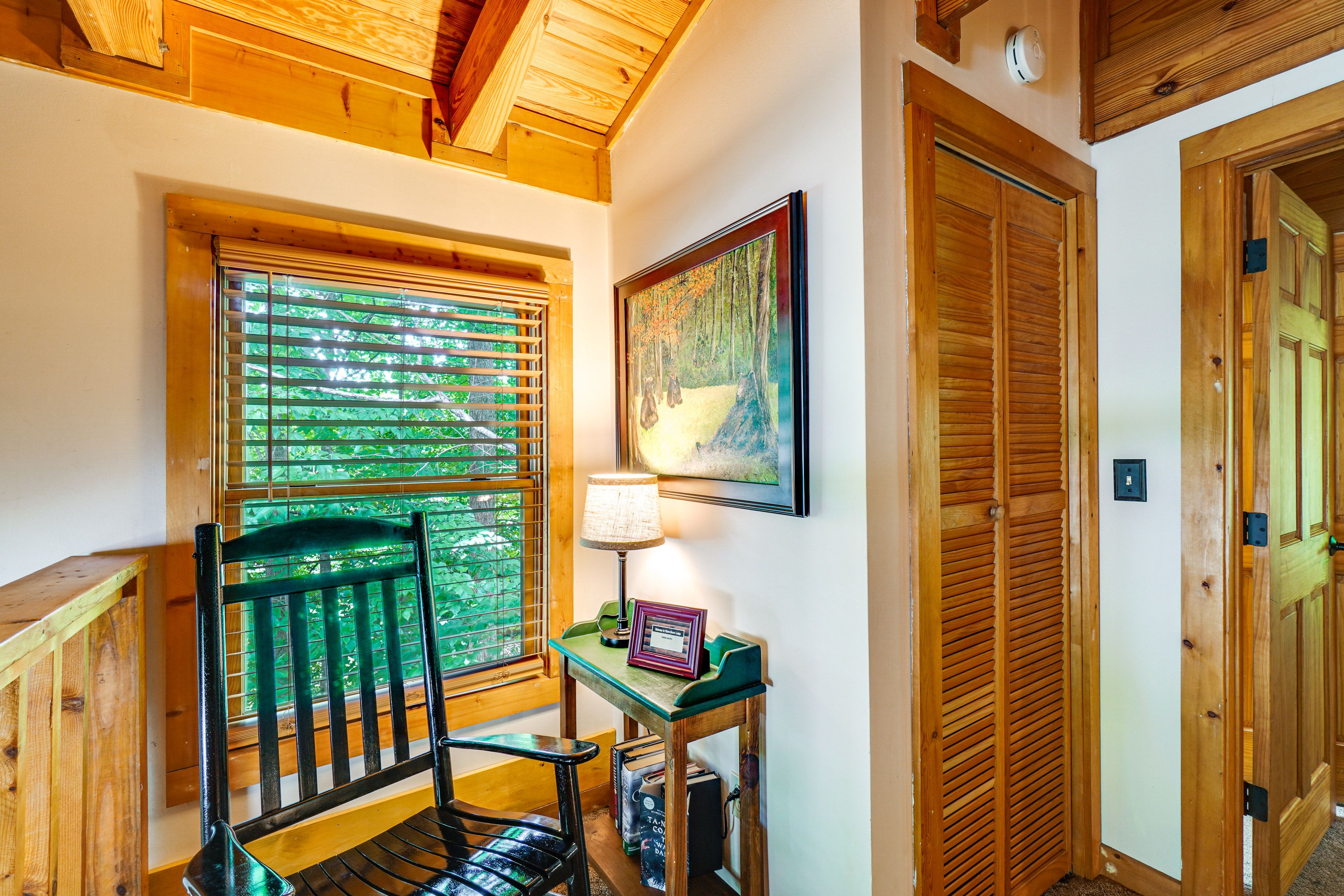 Reading Nook | Upper Floor