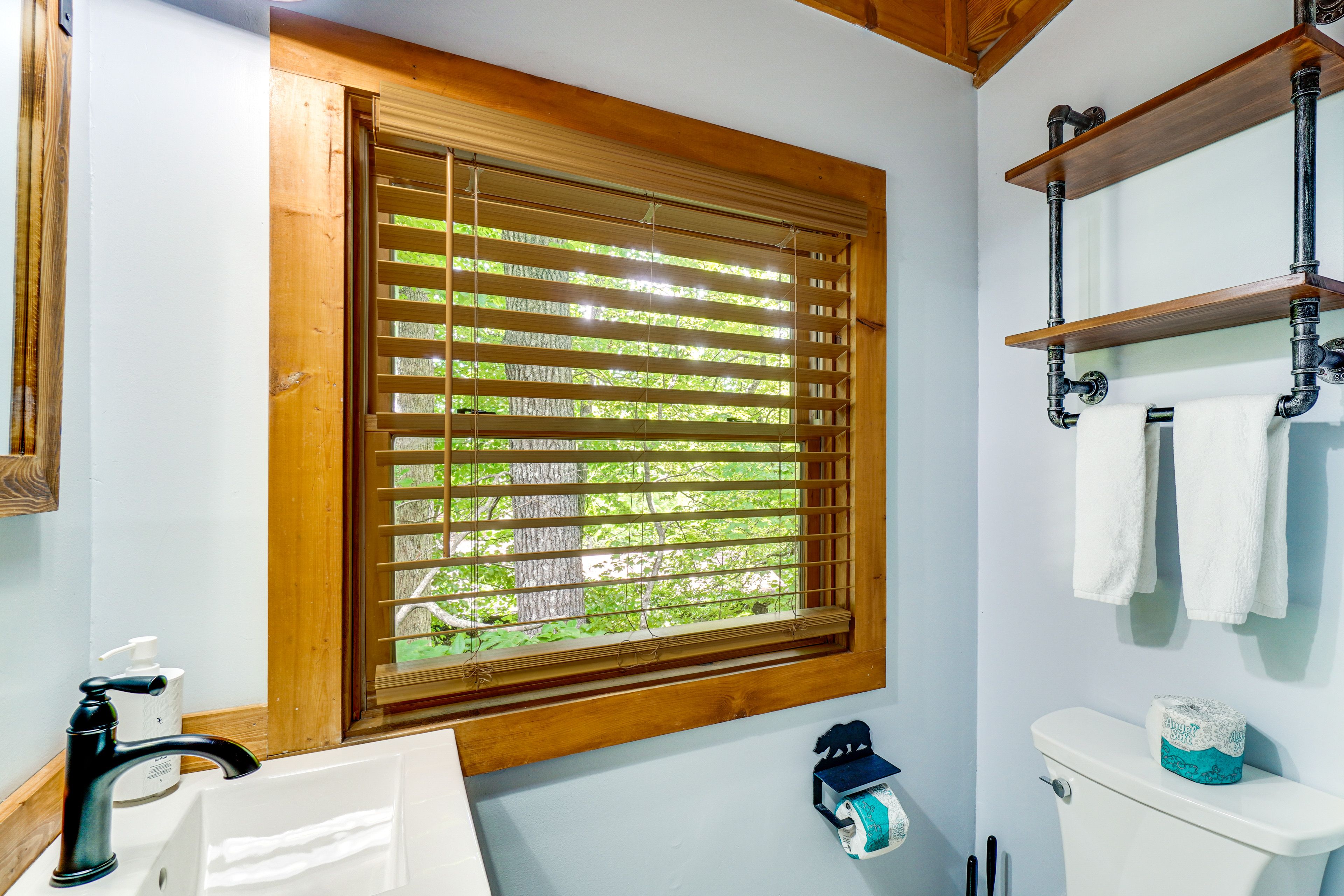 Half Bathroom | Upper Floor
