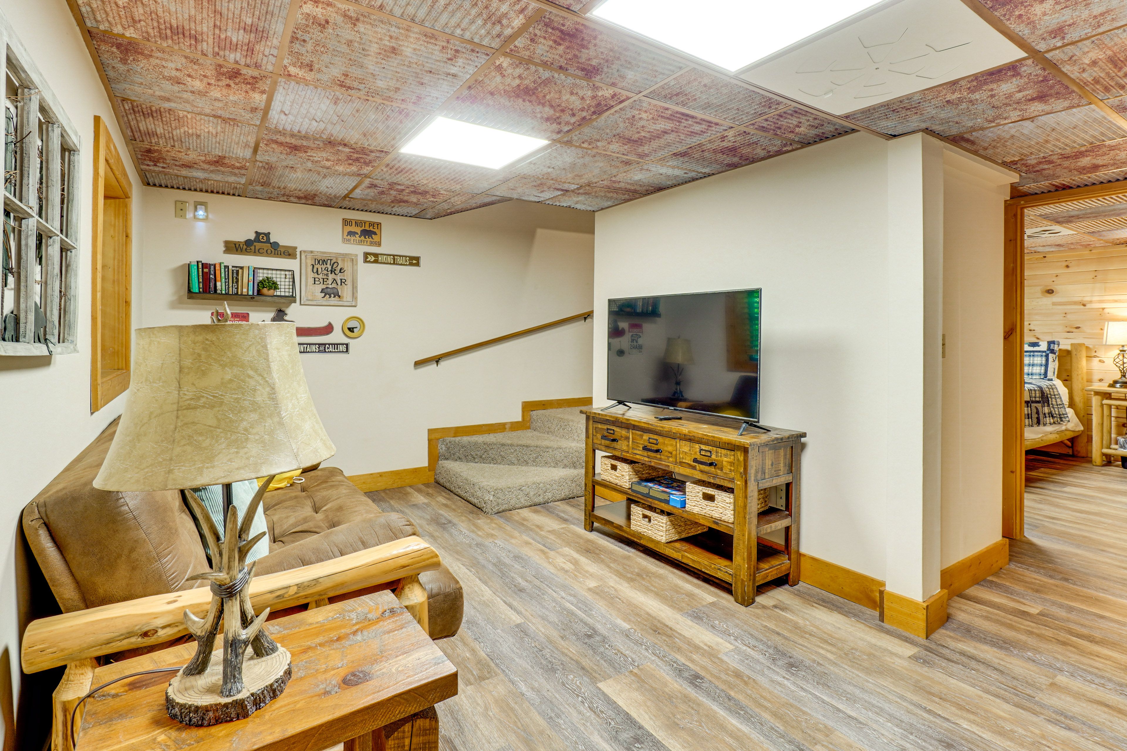 Game Room | Futon | Lower Floor