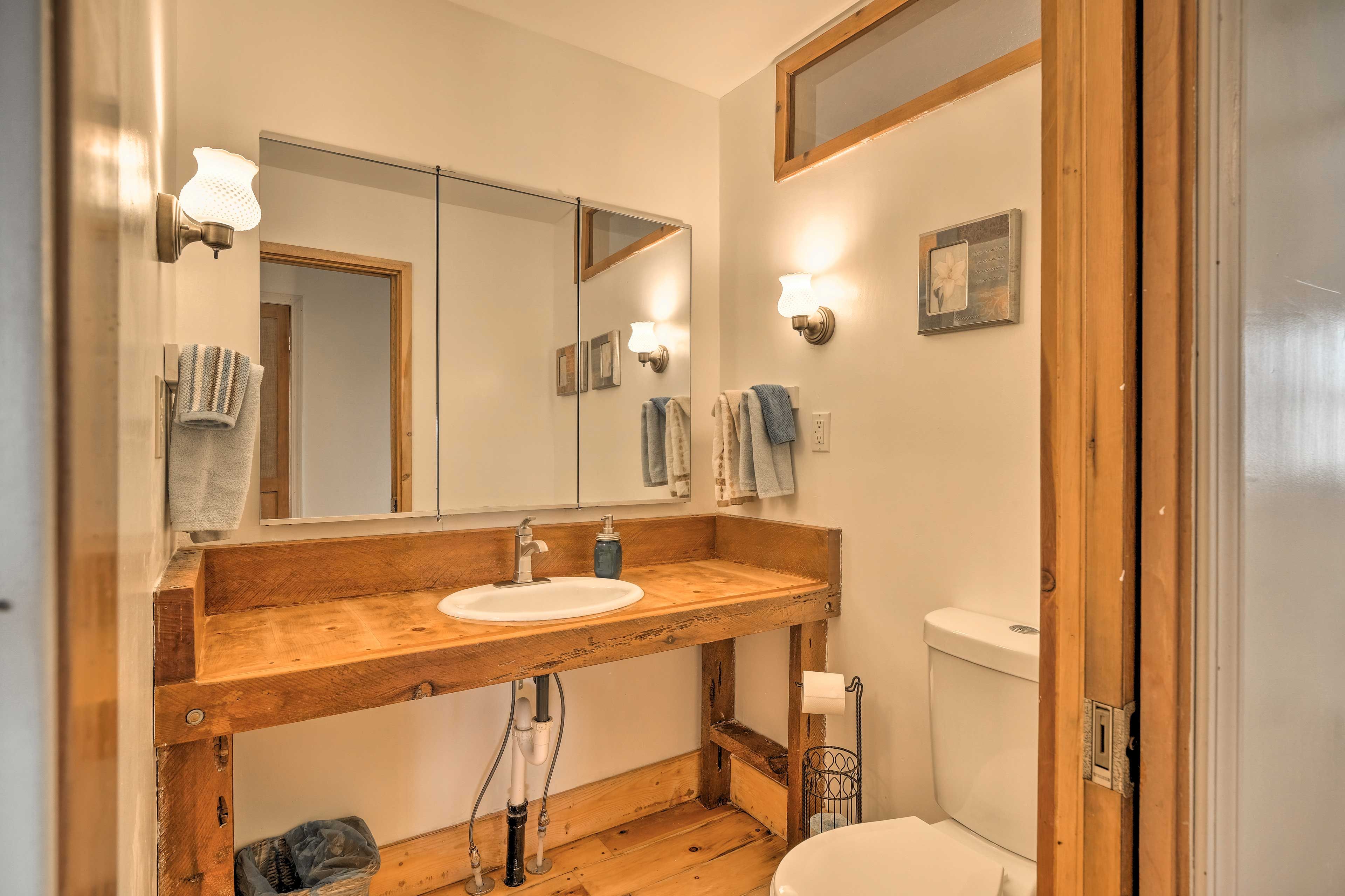 Half-Bathroom | Main Floor