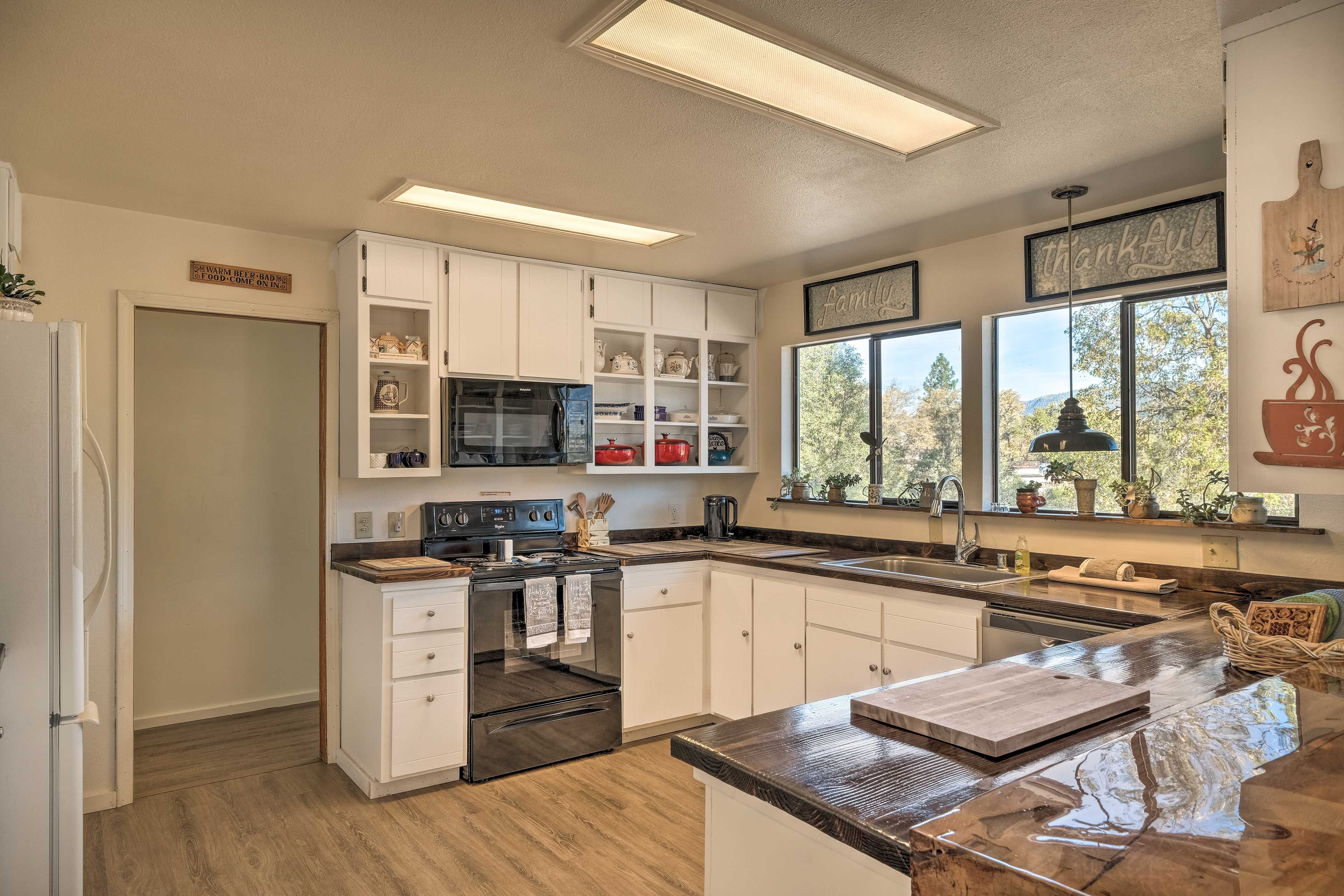 Fully Equipped Kitchen | Cooking Basics | Complimentary Coffee | Hot Water Pot
