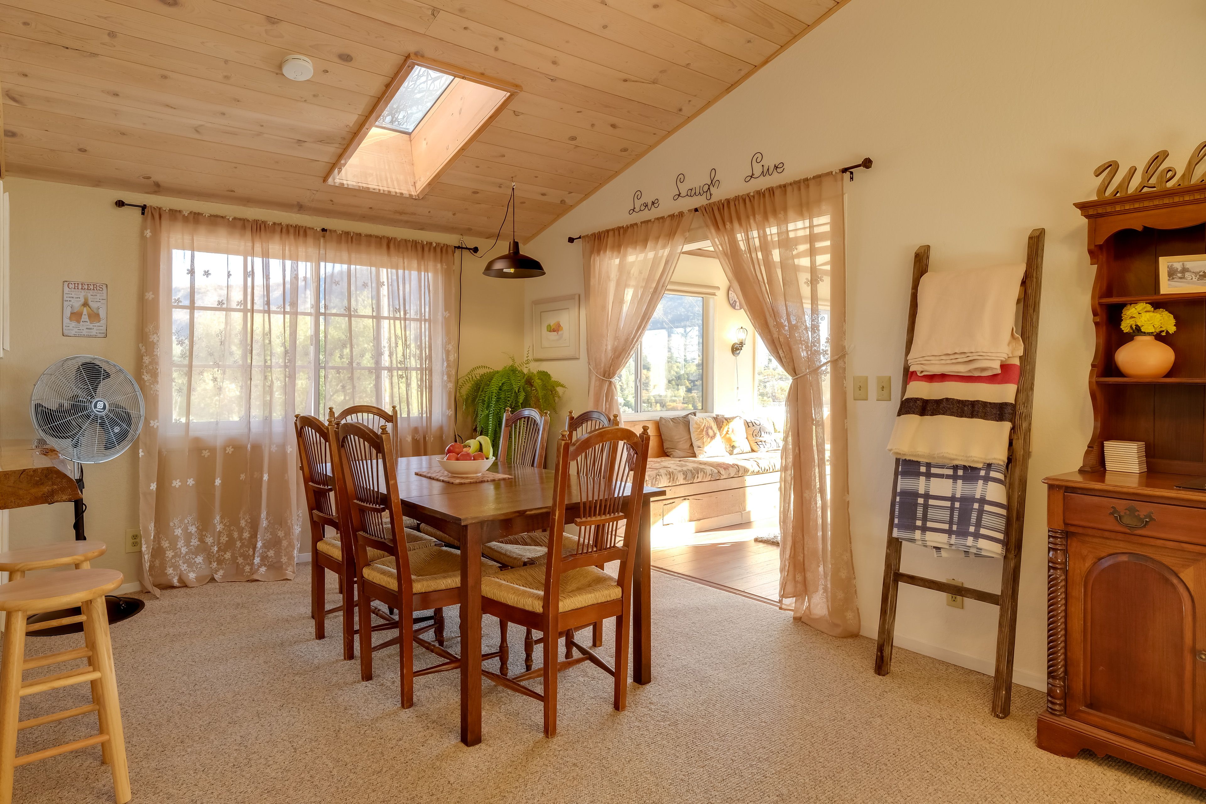 Dining Room | Main Floor | Dishware/Flatware Provided