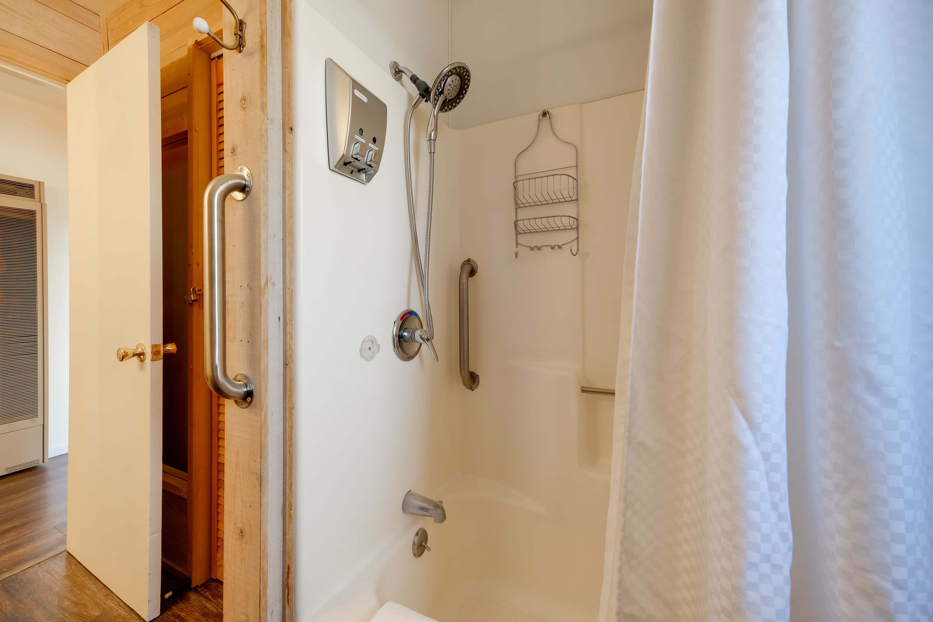 Full Bathroom | Grab Rails in Shower