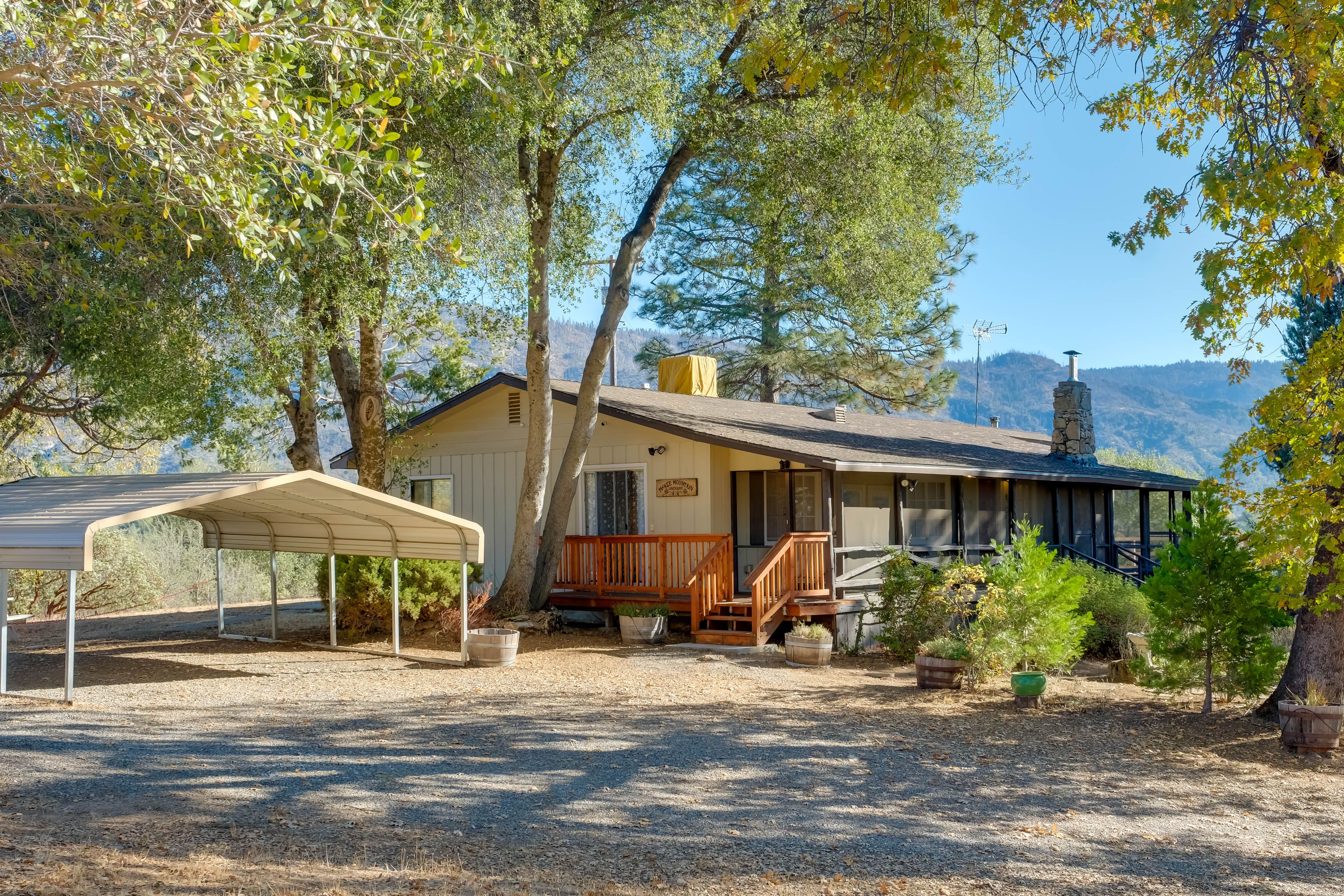 Parking | Driveway (3 Vehicles)