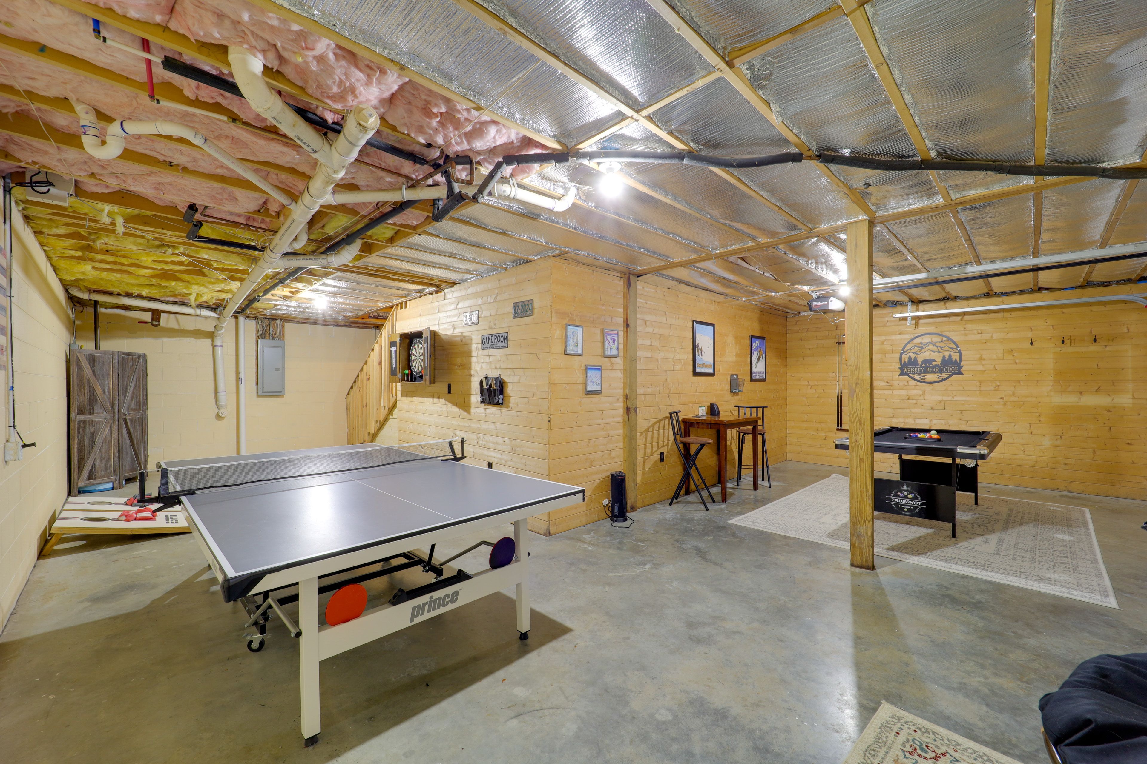 Game Room | Dartboard | Billiards | Stairs Required