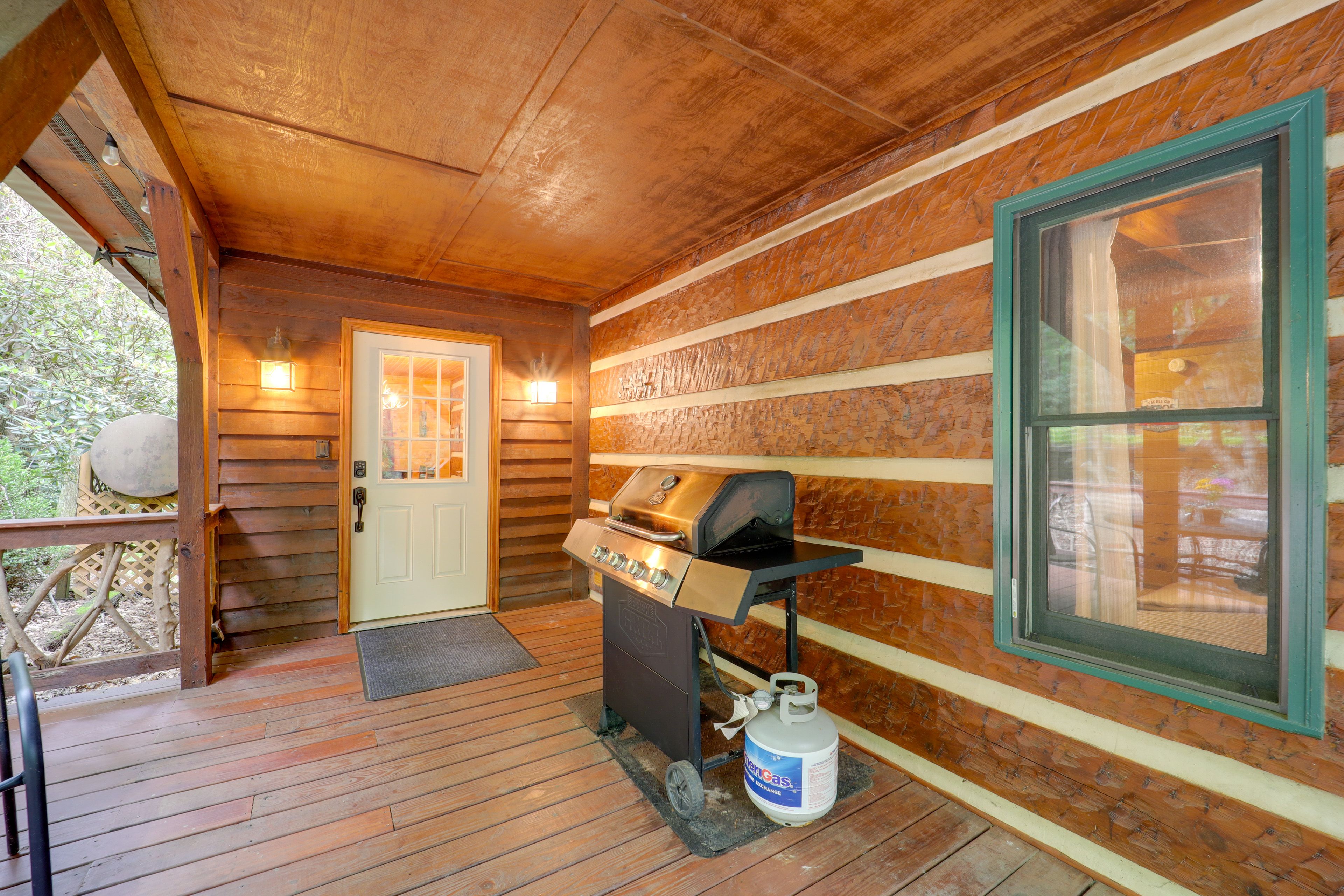 Private Deck | Porch Swing