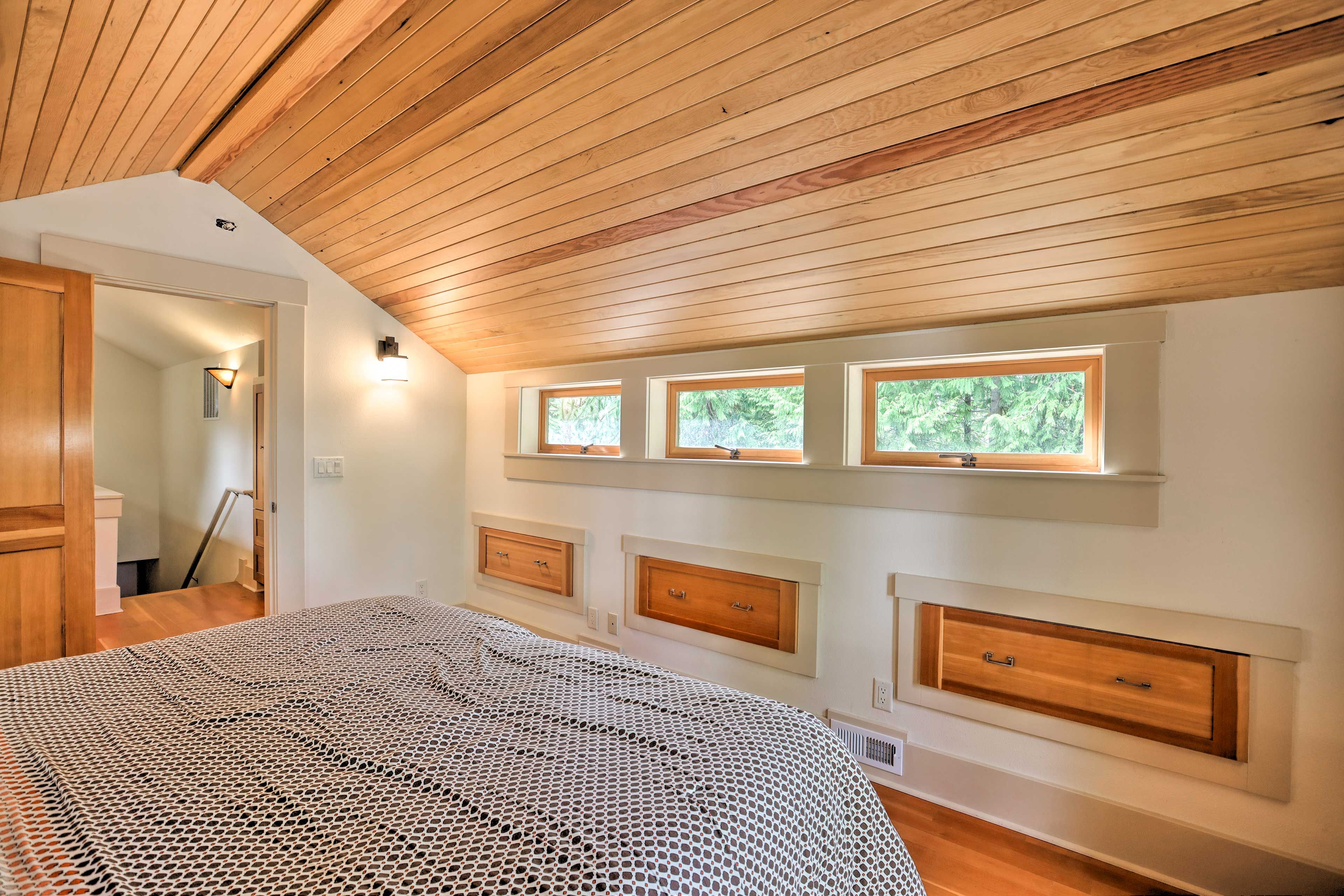 Bedroom 2 | 2nd Floor