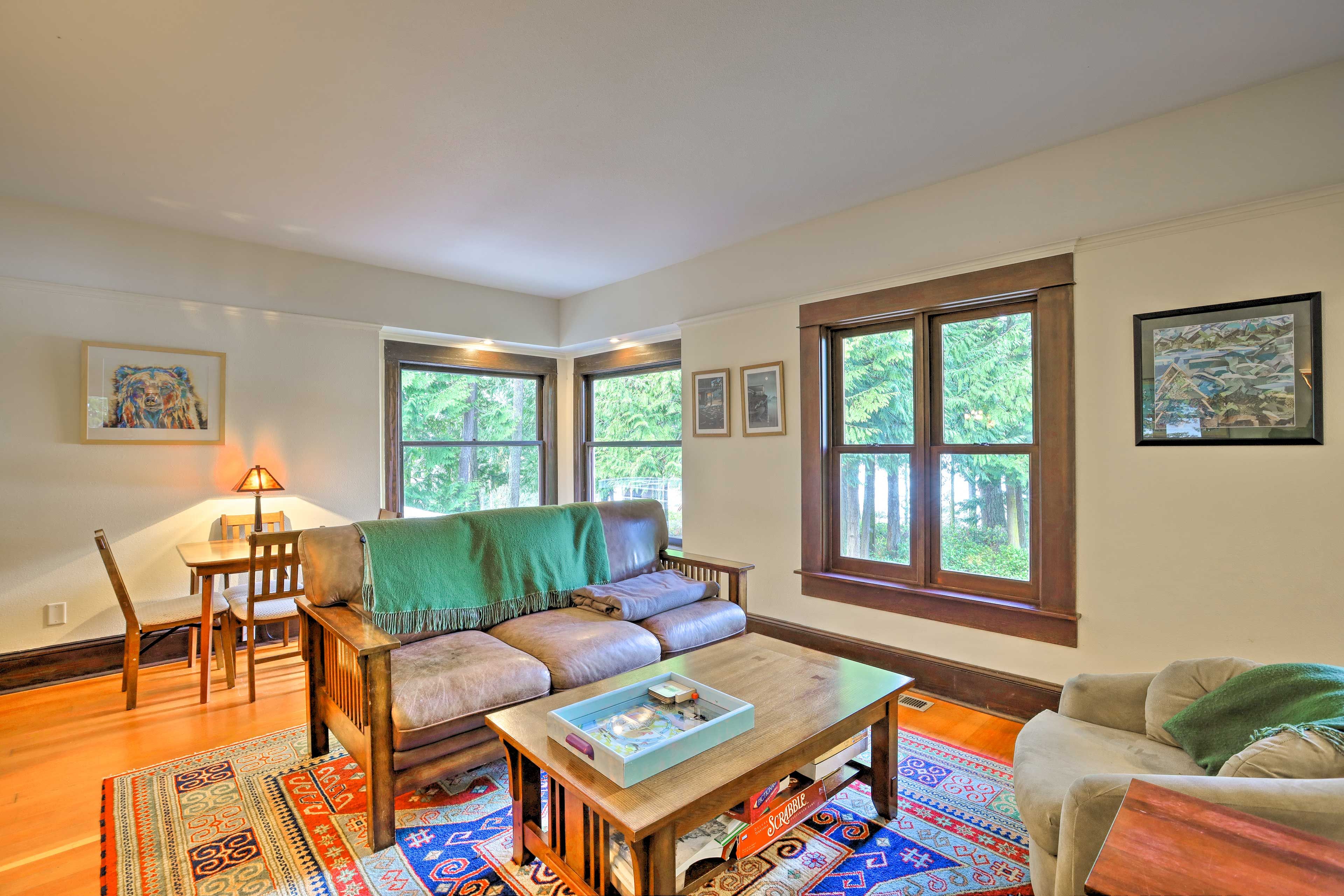Living Room | Free WiFi