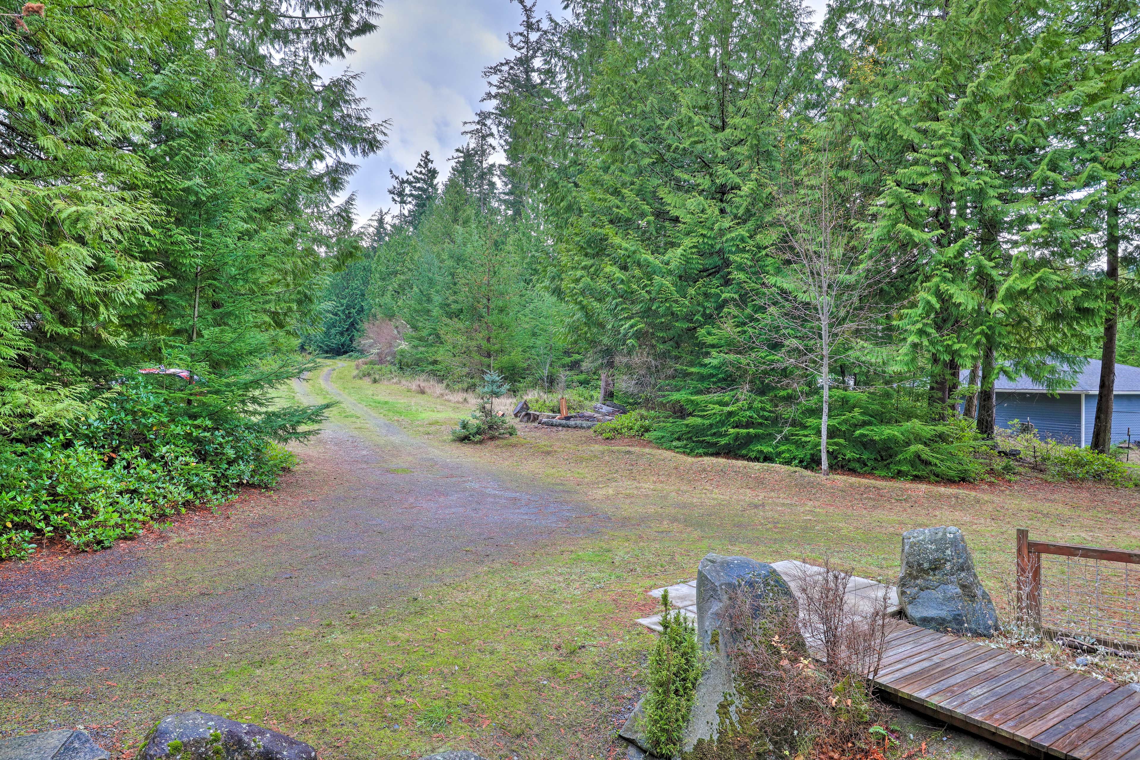 Property Exterior | Gravel Driveway (4 Vehicles)