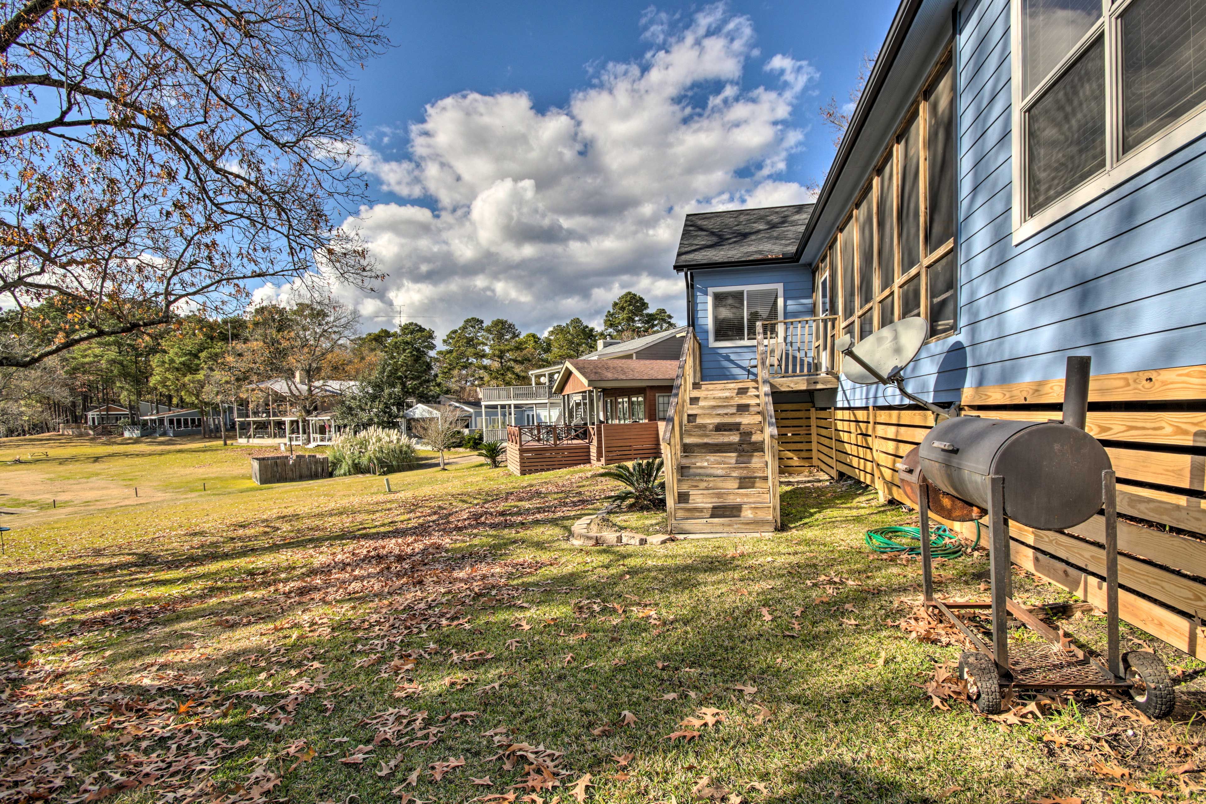 Private Exterior Space | Charcoal Grill