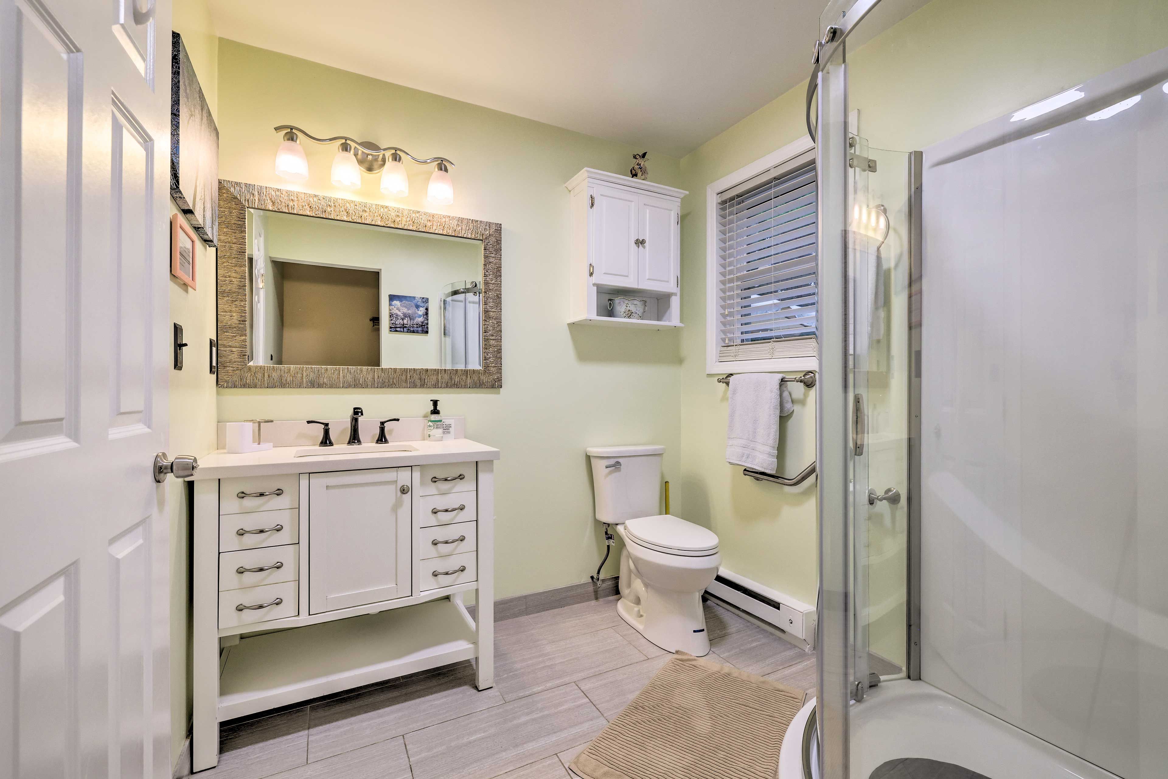 En-Suite Bathroom | Towels Provided | Complimentary Toiletries