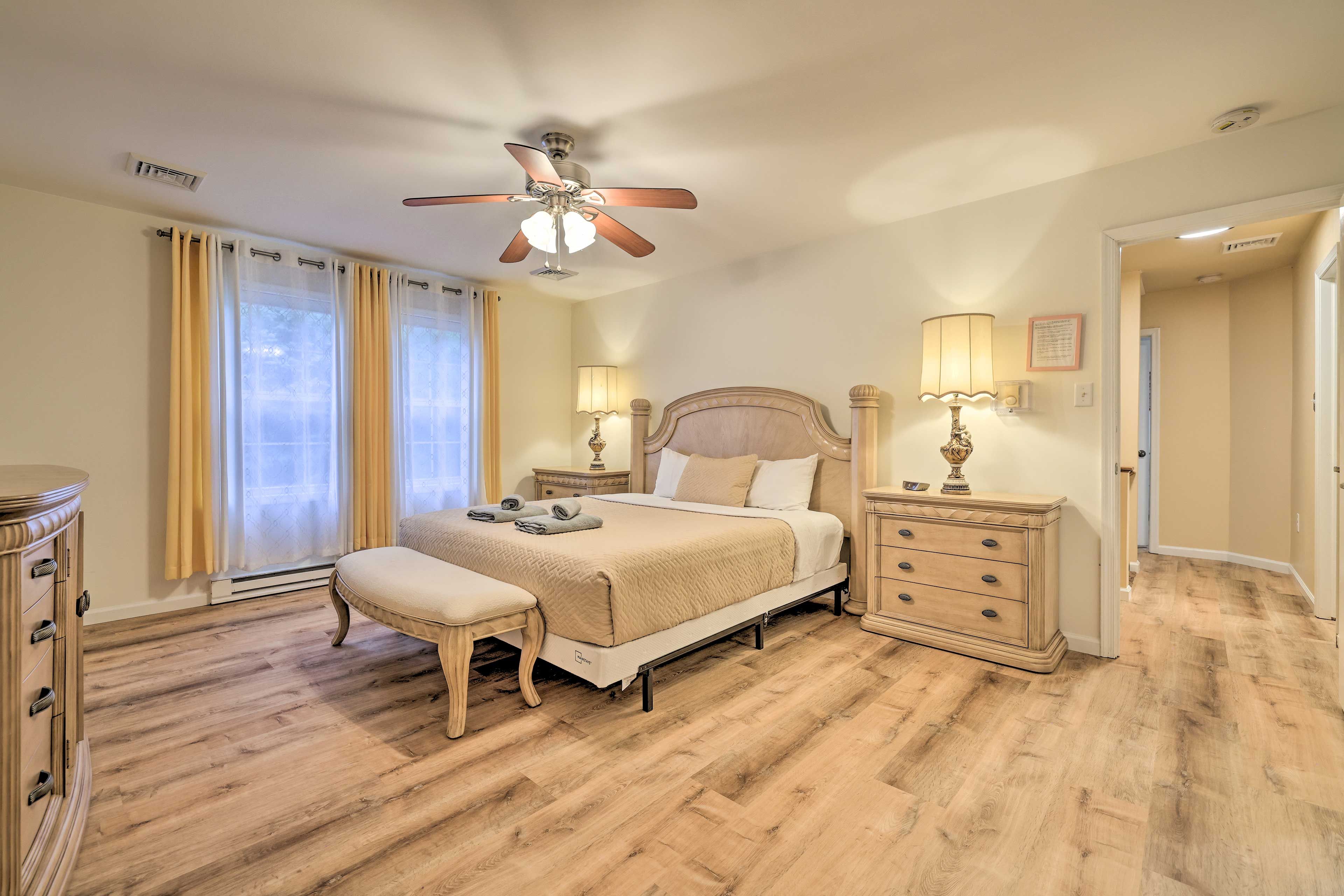 Bedroom 1 | King Bed | Linens Provided