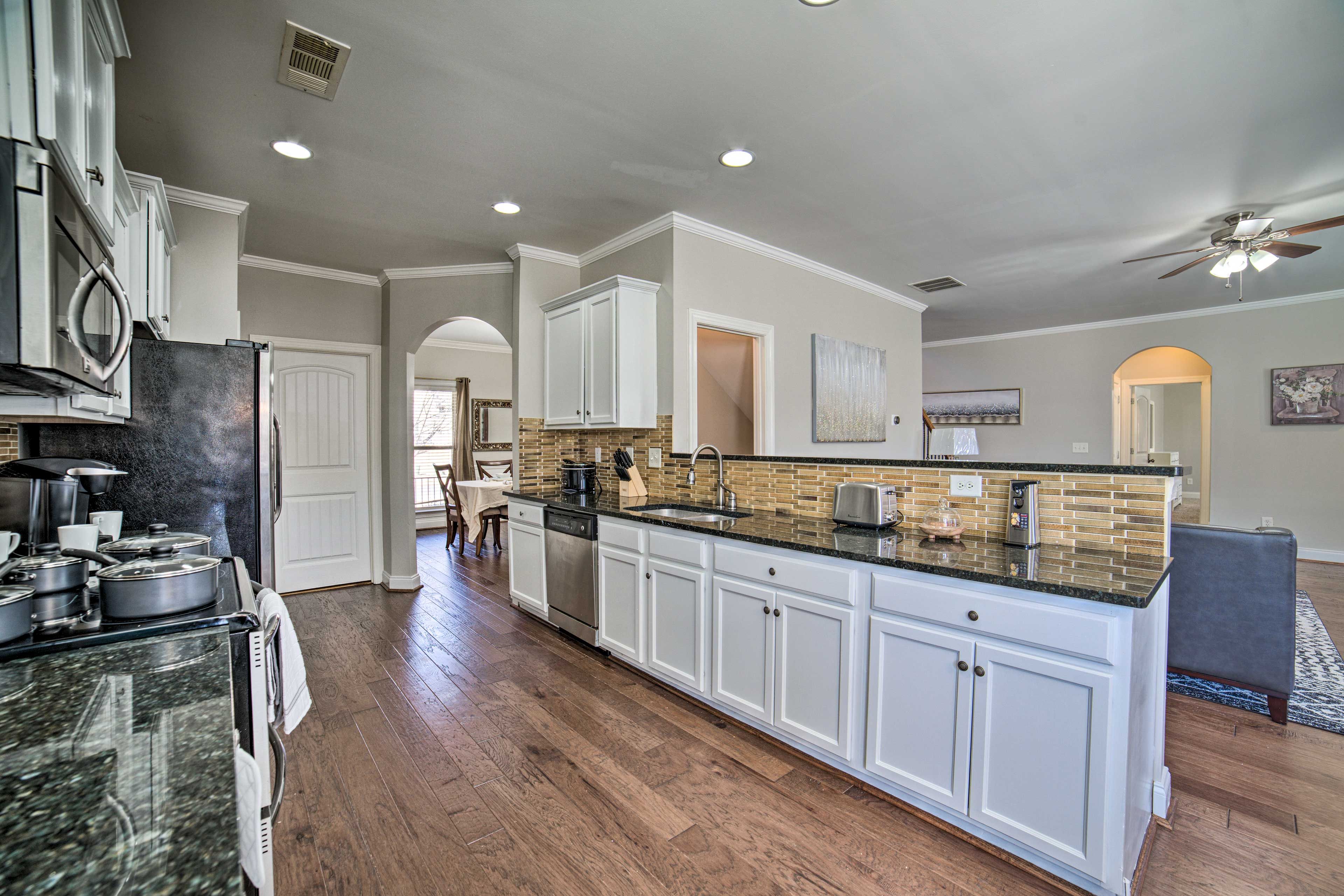 Fully Equipped Kitchen | Crock-Pot | Toaster Oven