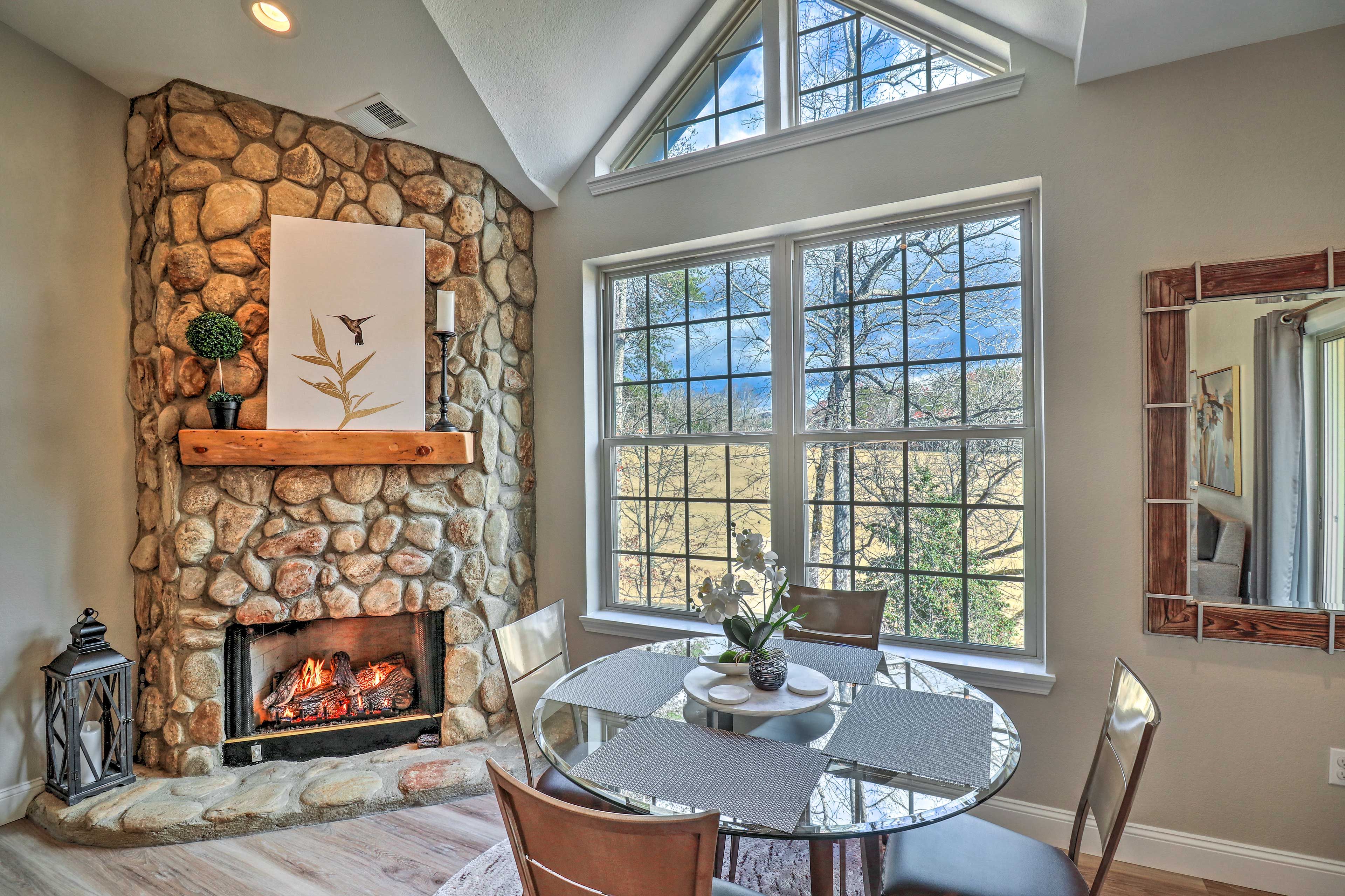 Dining Table | Dishware & Flatware Provided