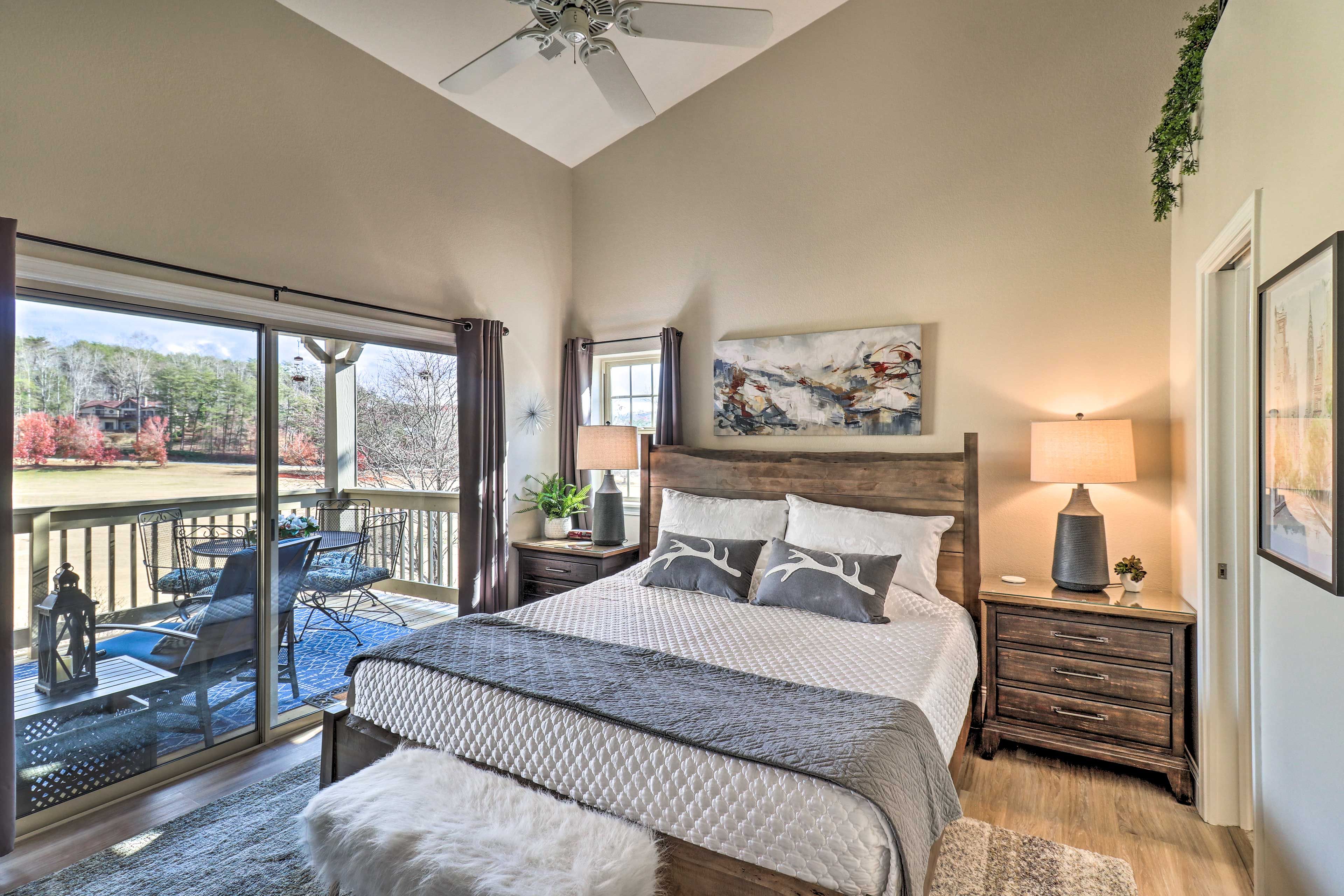 Bedroom 1 | King Bed