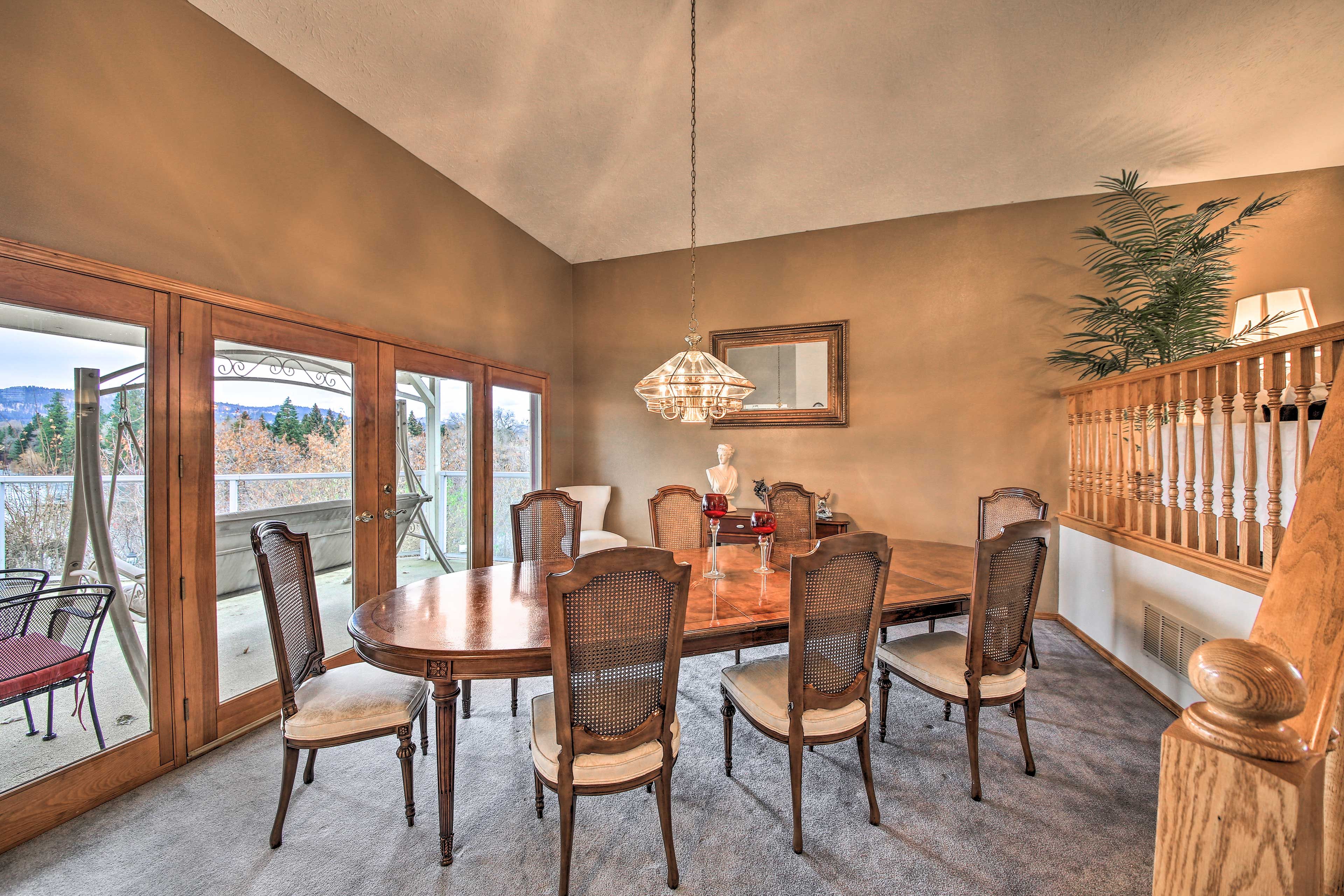 Formal Dining Room | Seating for 8