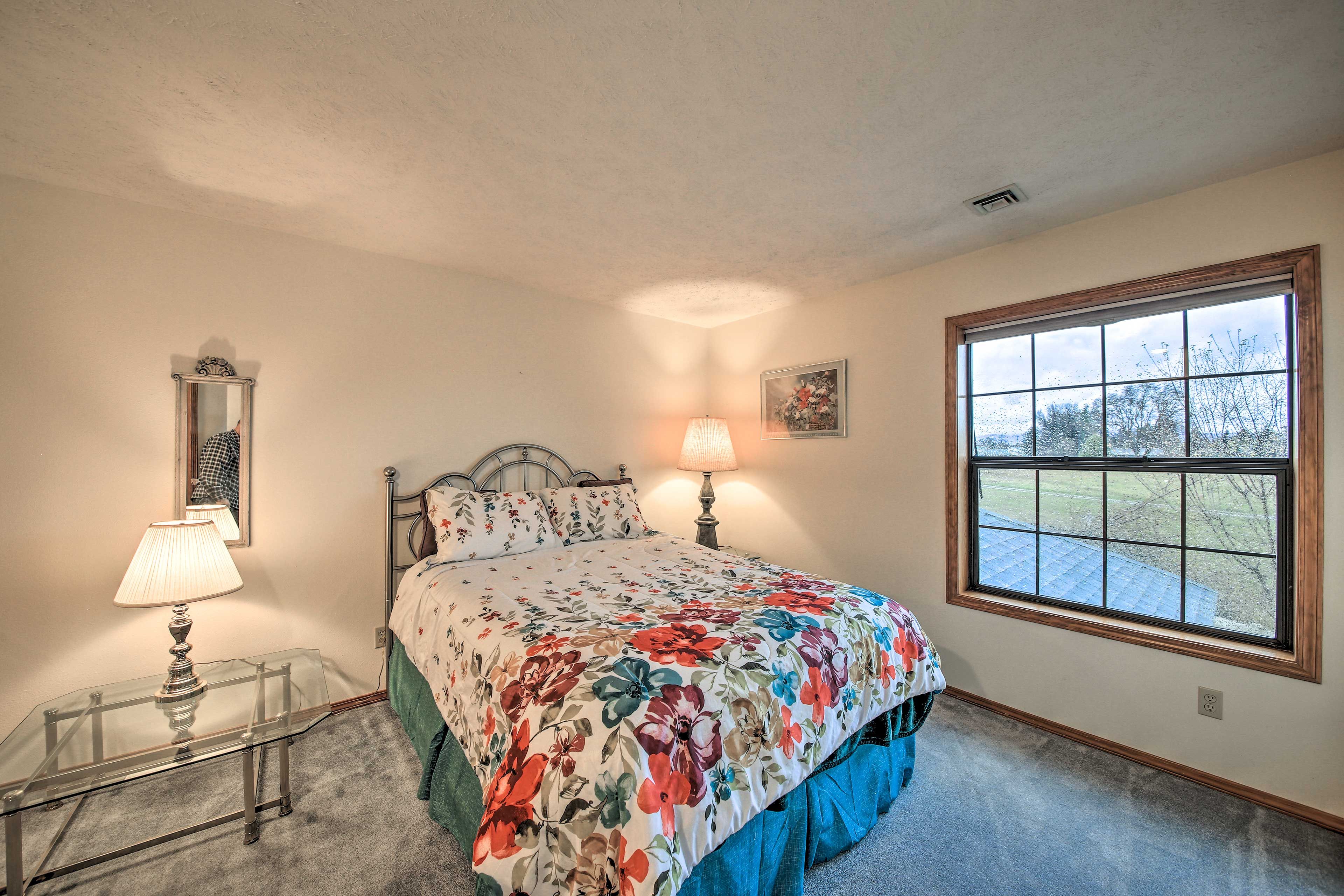 Bedroom 5 | Queen Bed | Linens Provided