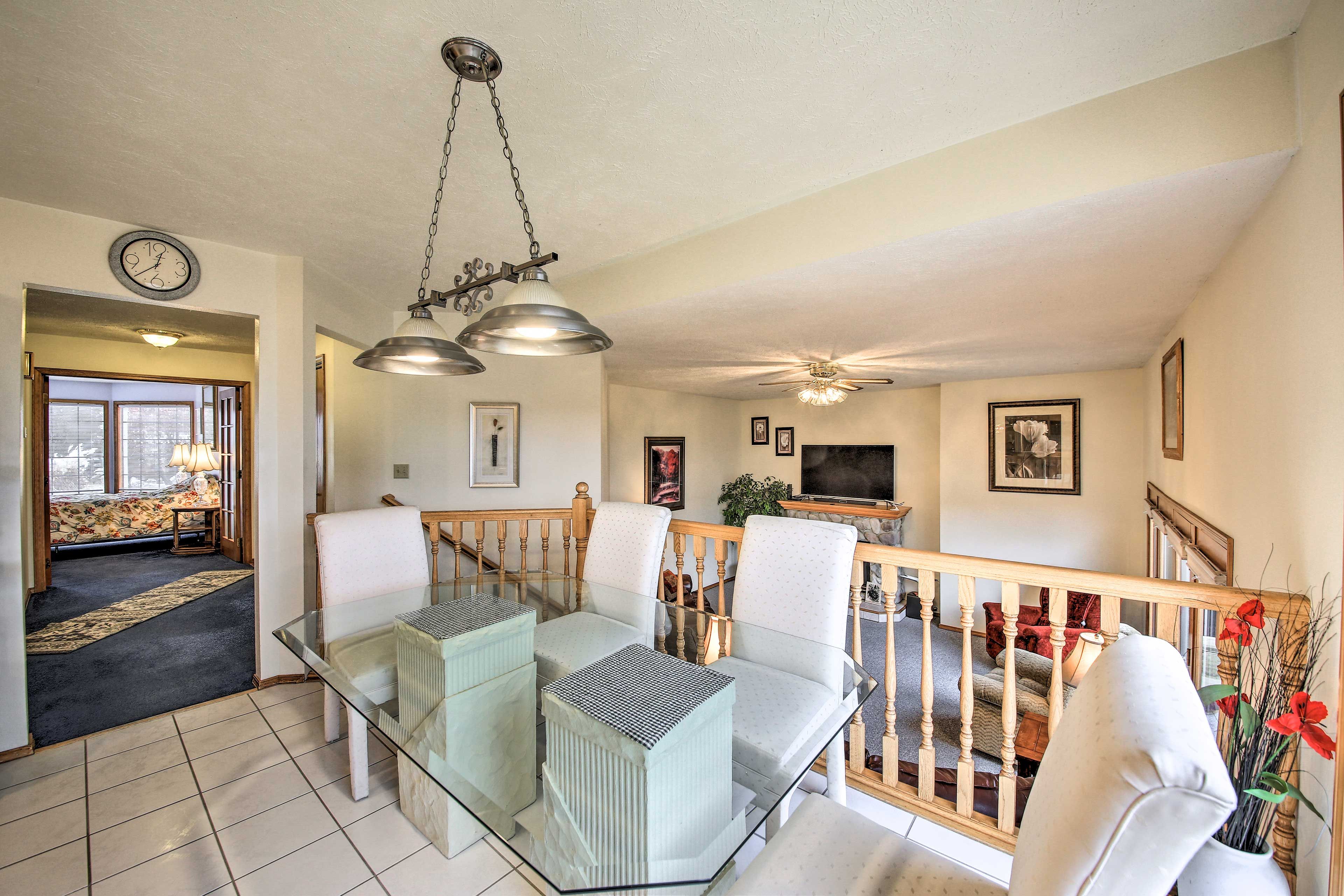 Kitchen | Breakfast Table