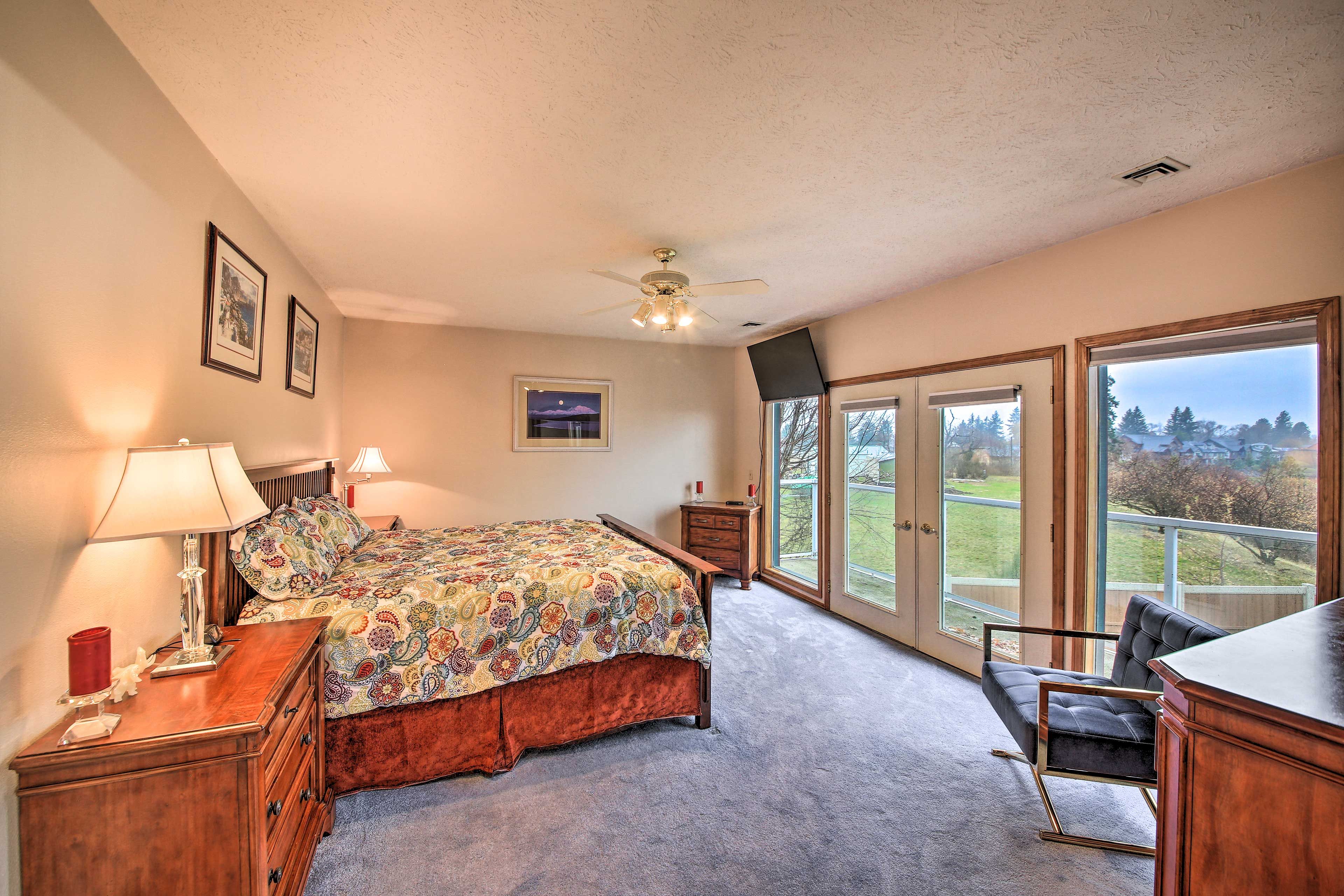 Bedroom 1 | California King Bed | Linens Provided