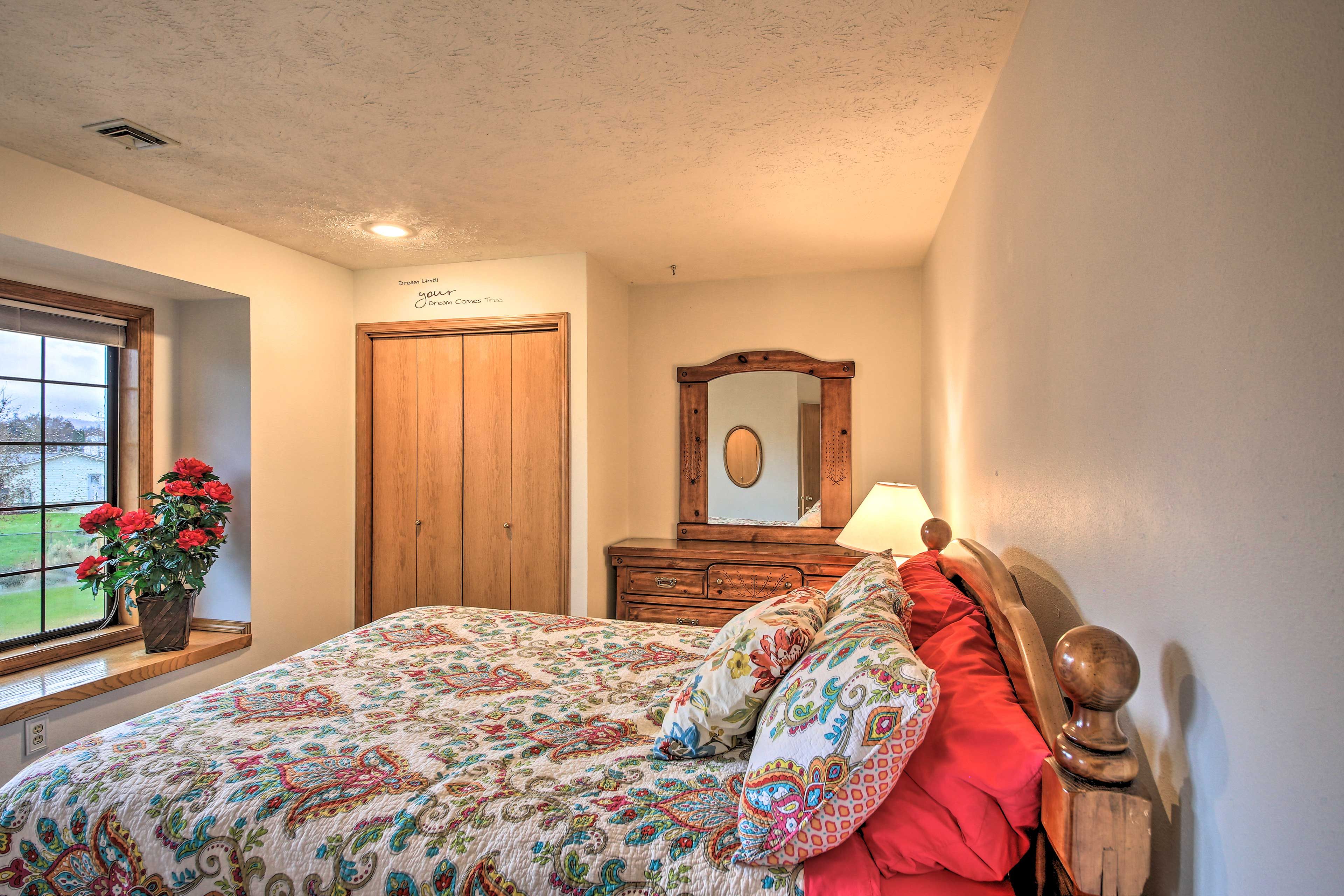 Bedroom 4 | Queen Bed | Linens Provided