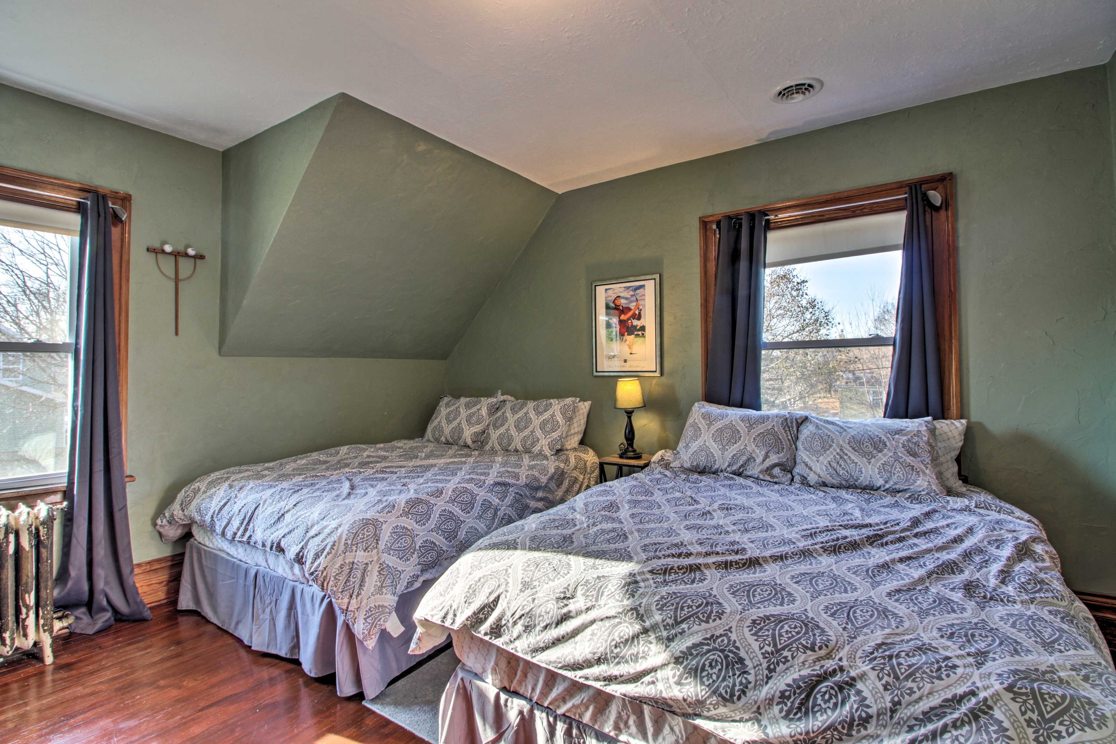 Bedroom 3 | 2 Queen Beds