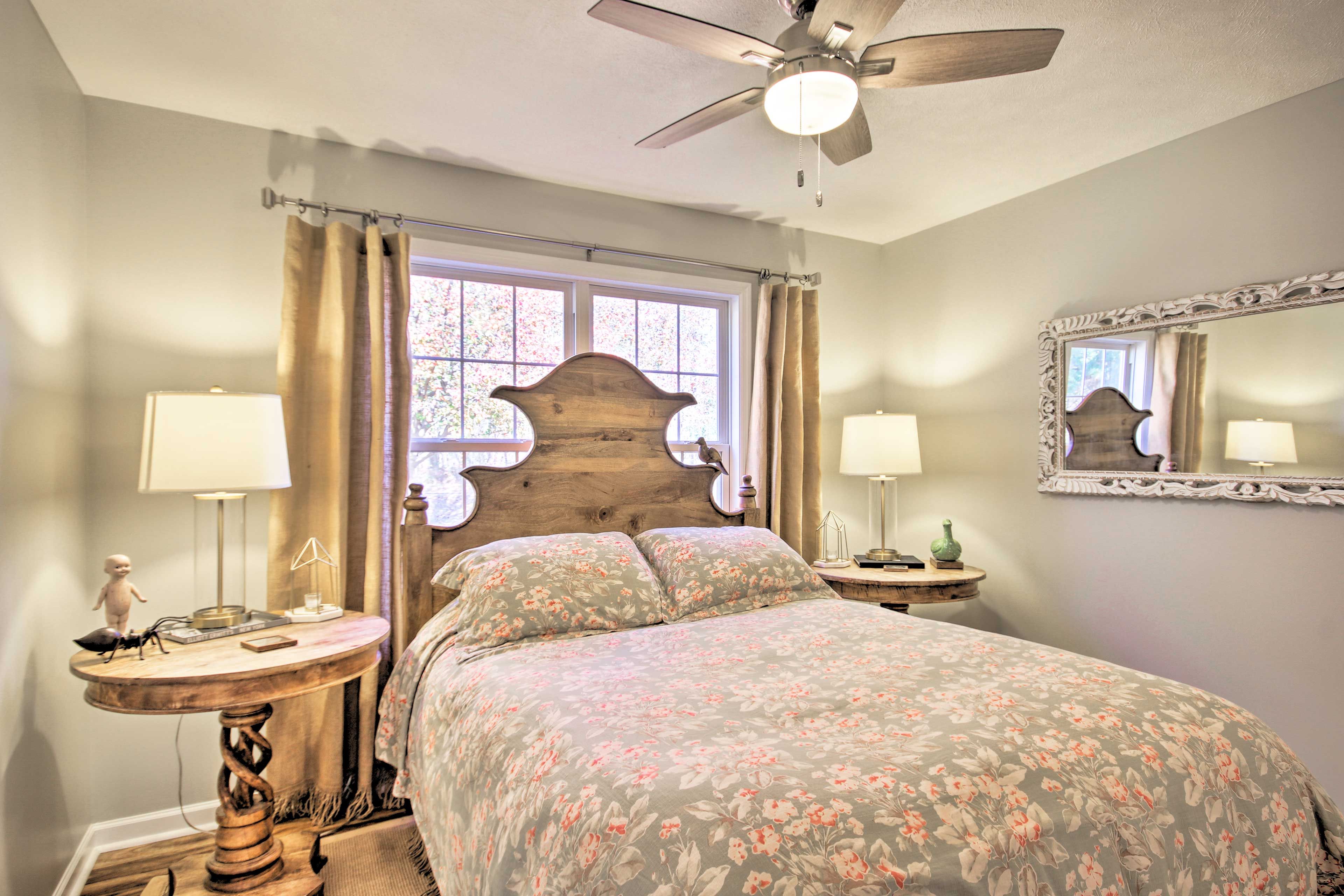 Bedroom 2 | Queen Bed