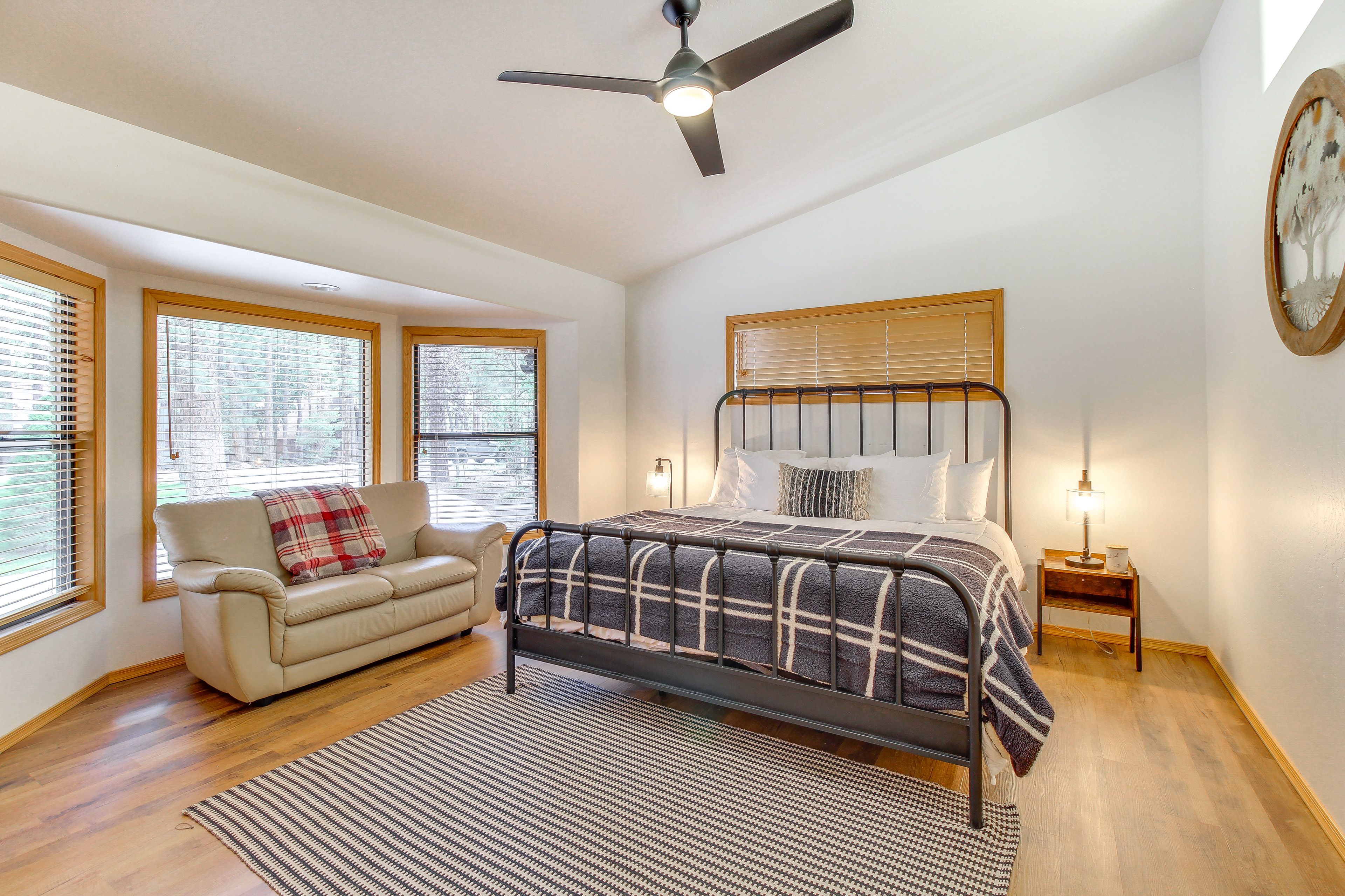 Bedroom 2 | King Bed