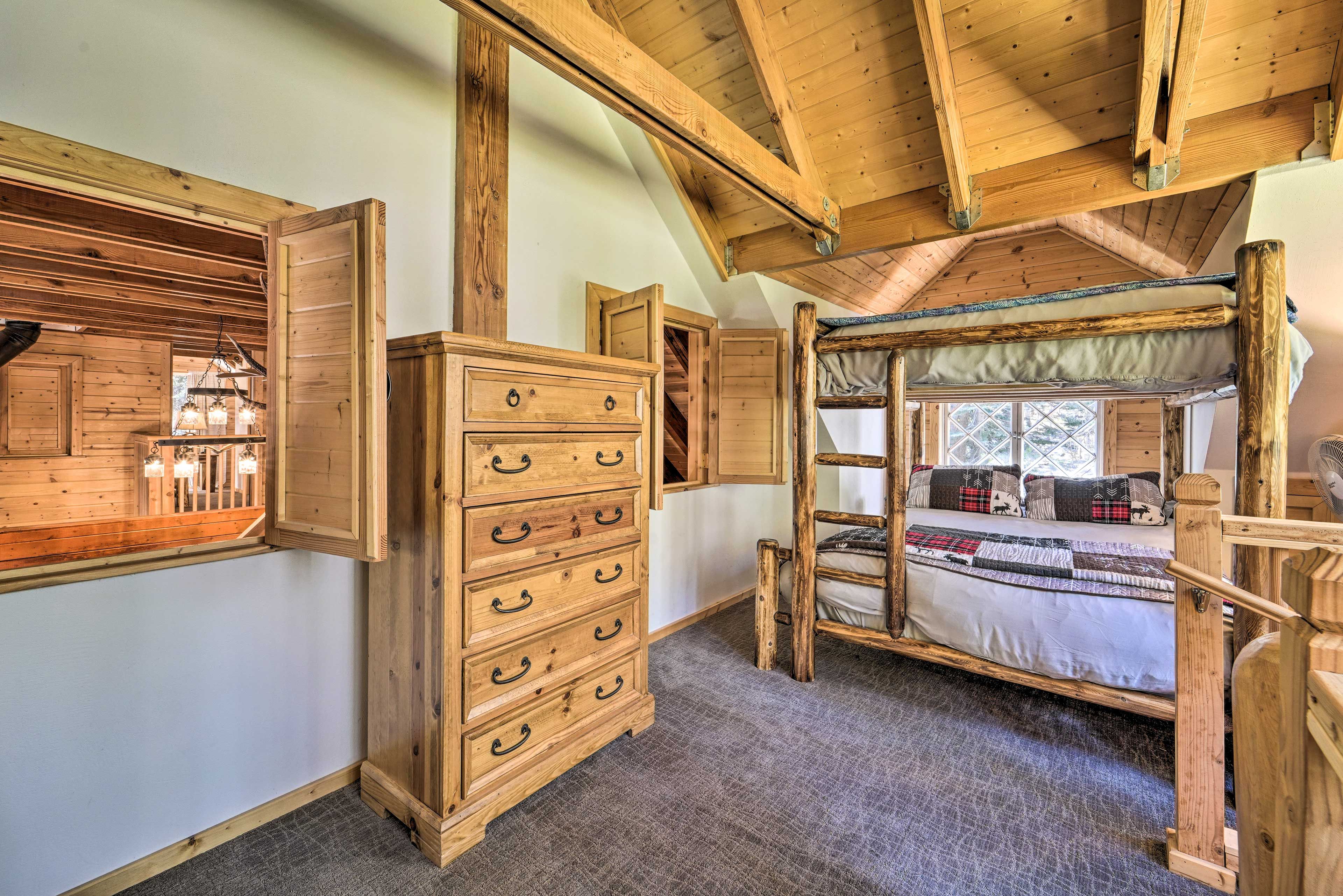 Bedroom 3 (Loft) | 2 Queen Bunk Beds | 2nd Floor | Linens Provided