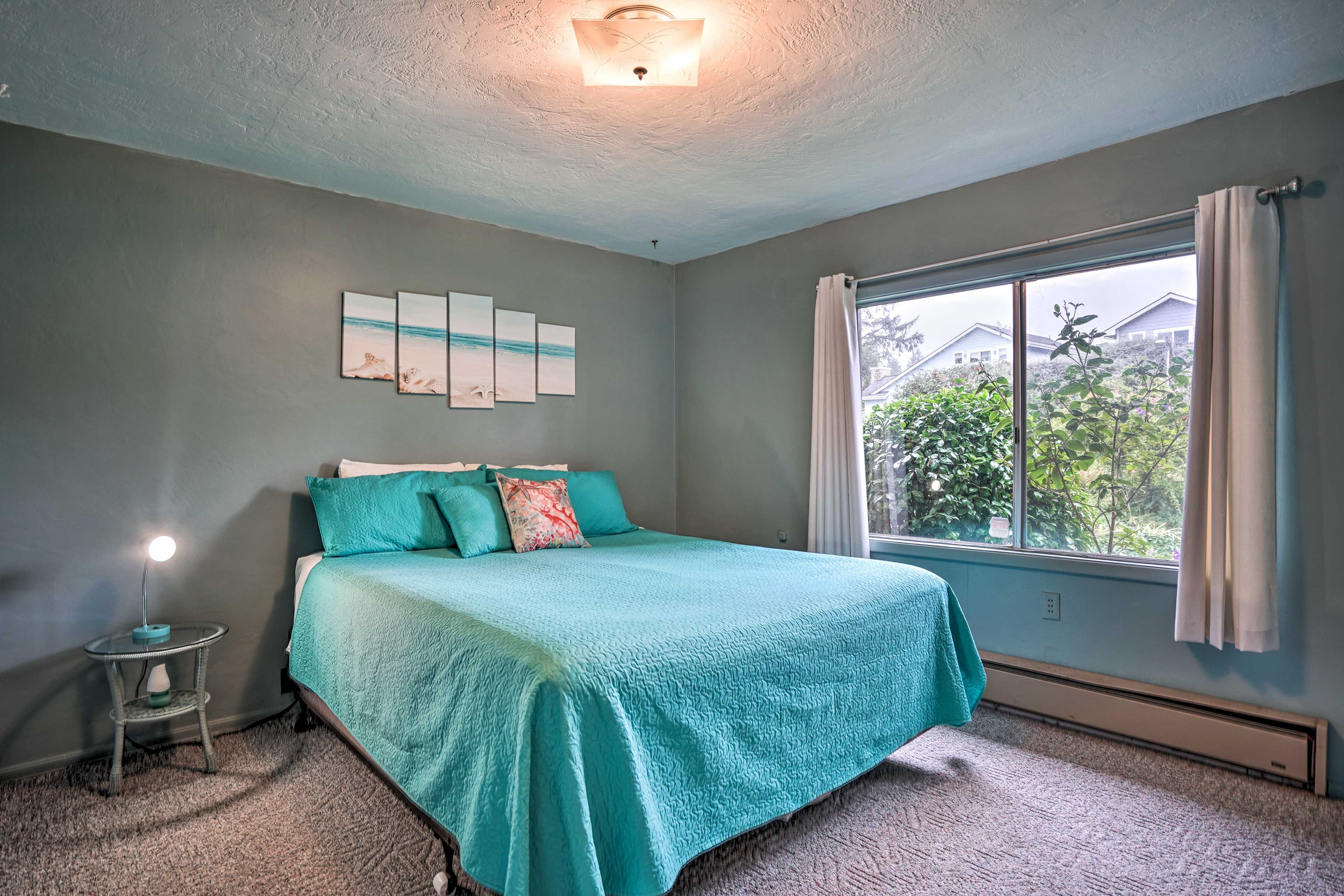 Bedroom 1 | King Bed | Linens Provided