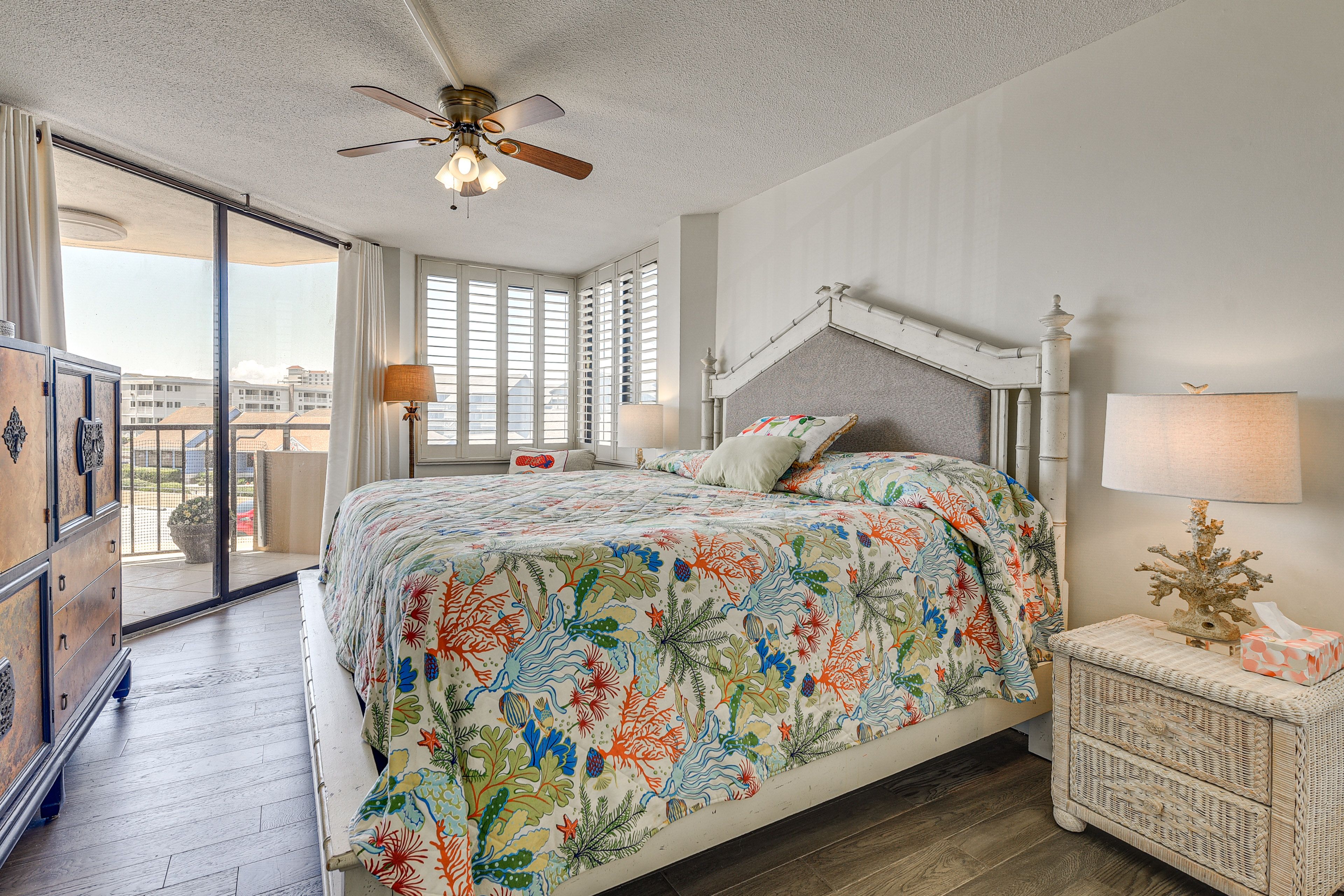 Bedroom 1 | King Bed